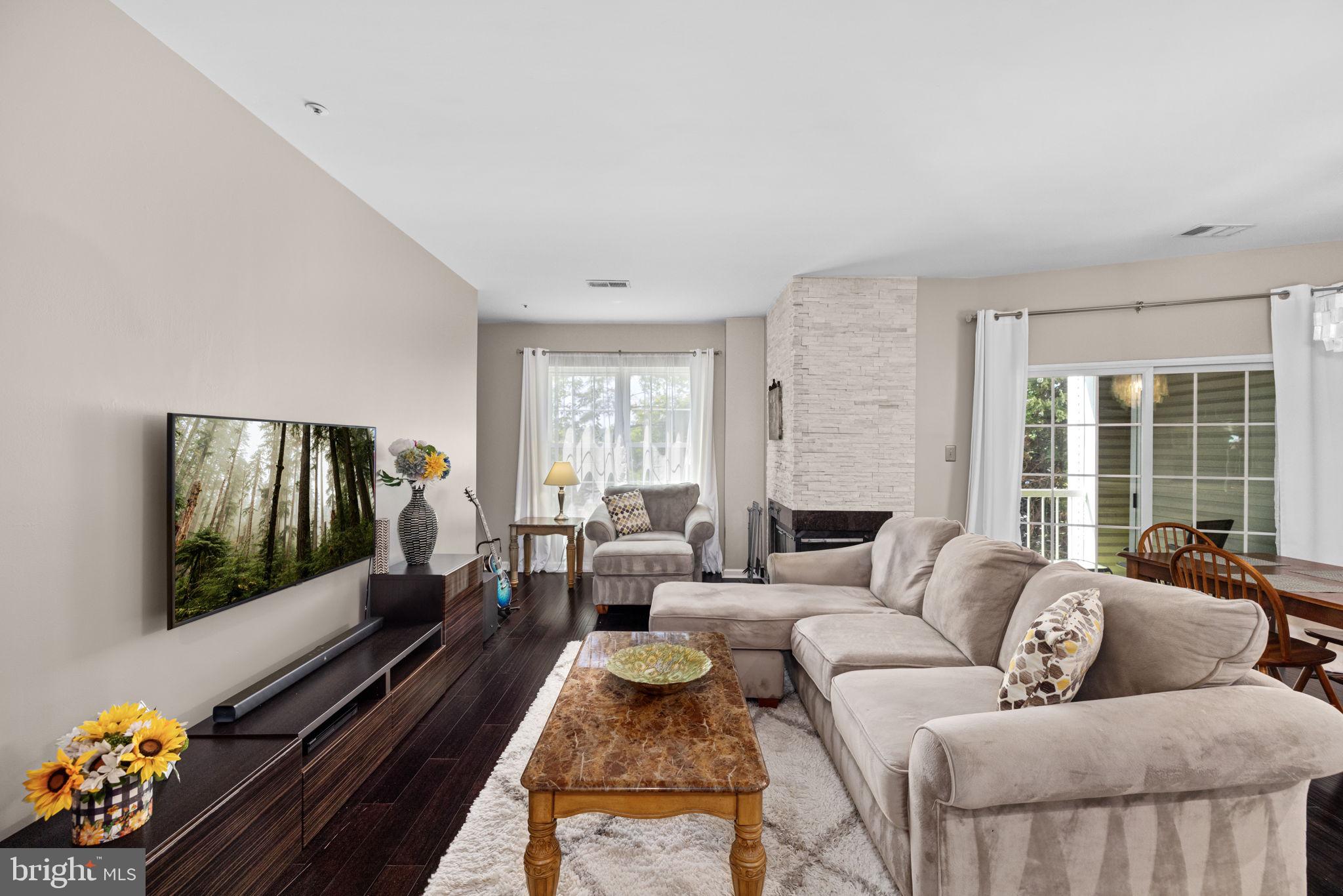 HILLWOOD - Residential