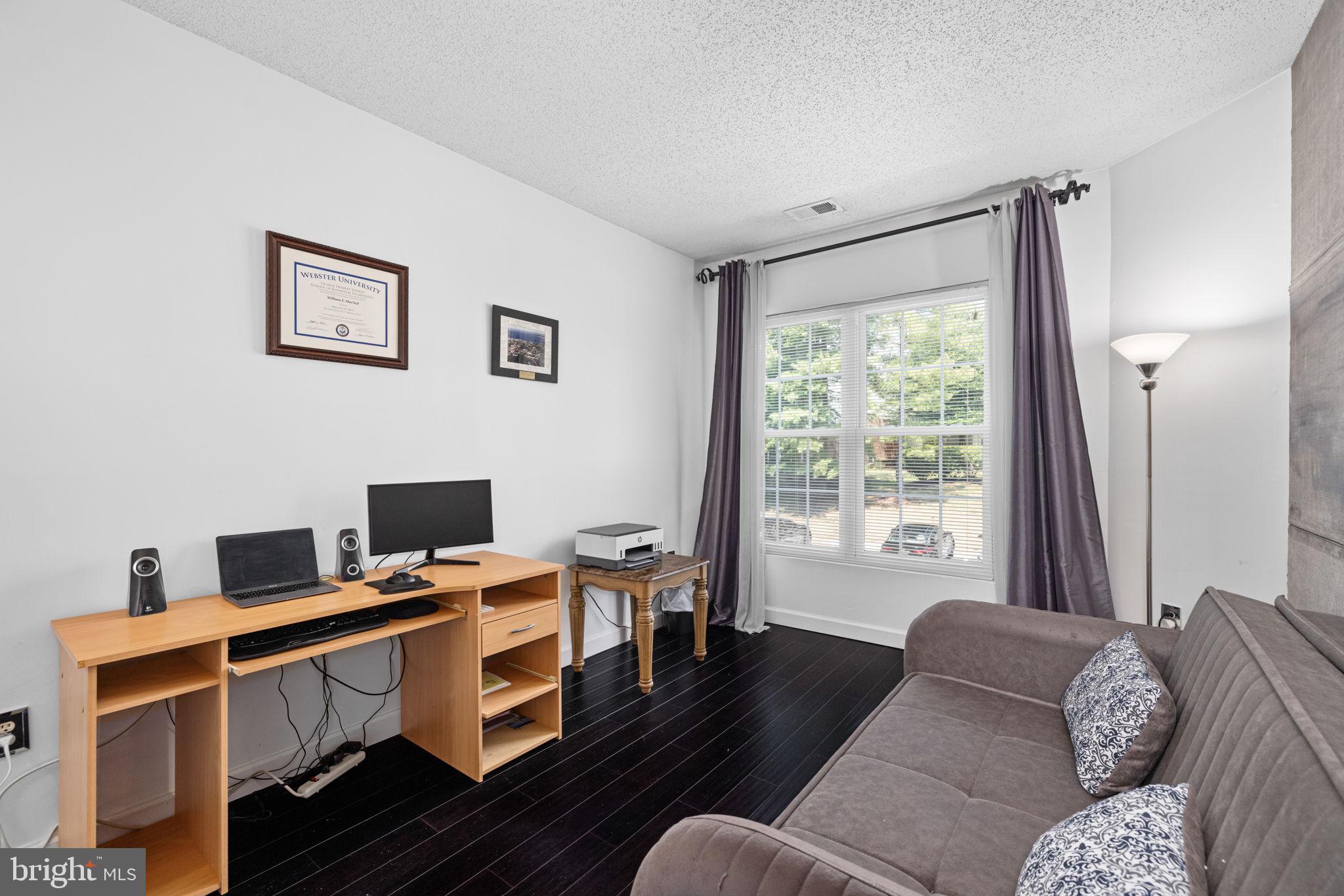 HILLWOOD - Residential