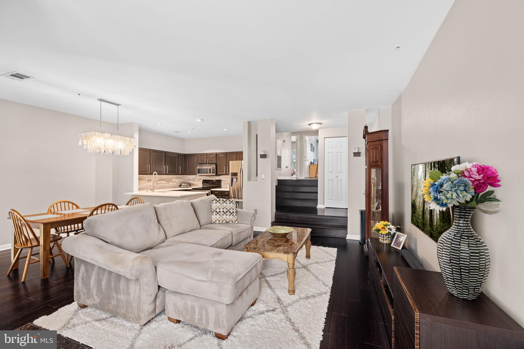 HILLWOOD - Residential