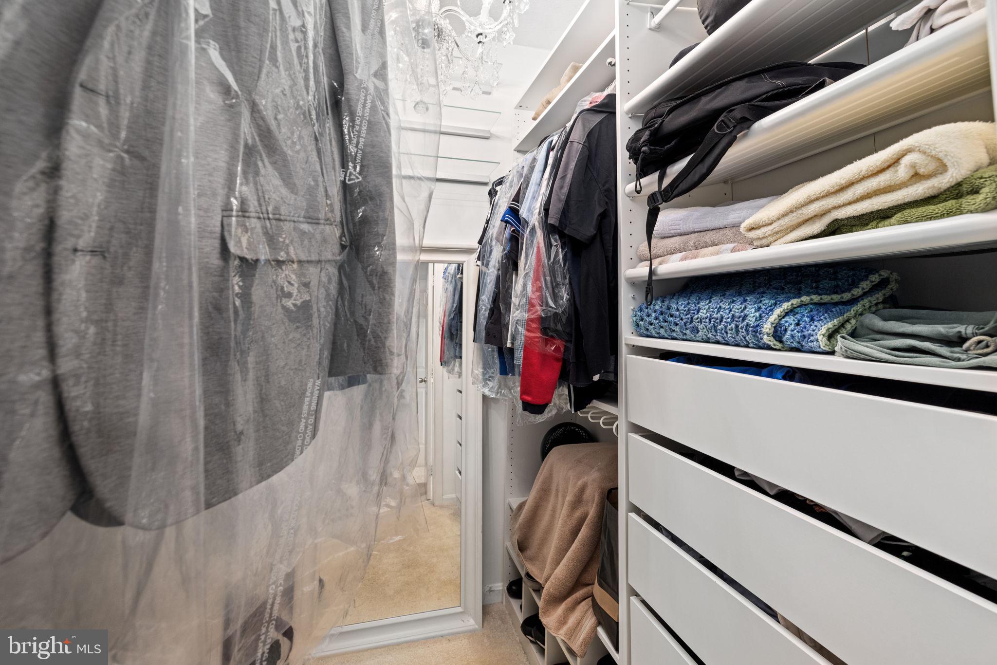 HILLWOOD - Residential