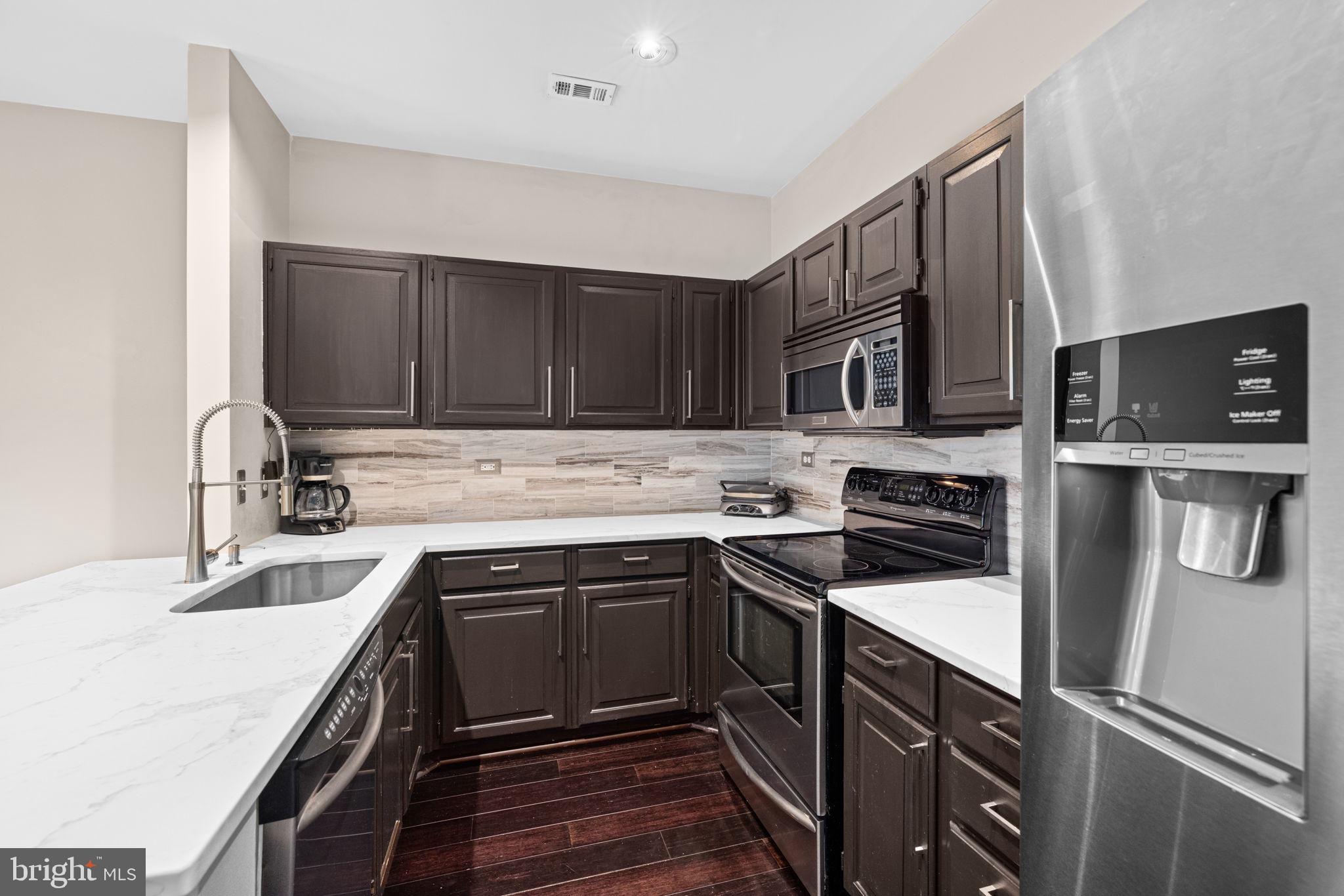 HILLWOOD - Residential