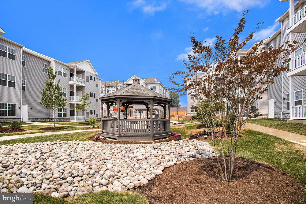 RESIDENCES AT BROOKHAVEN GLEN - Residential