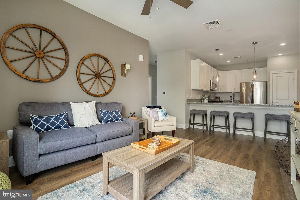 RESIDENCES AT BROOKHAVEN GLEN - Residential