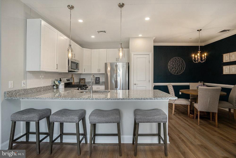 RESIDENCES AT BROOKHAVEN GLEN - Residential