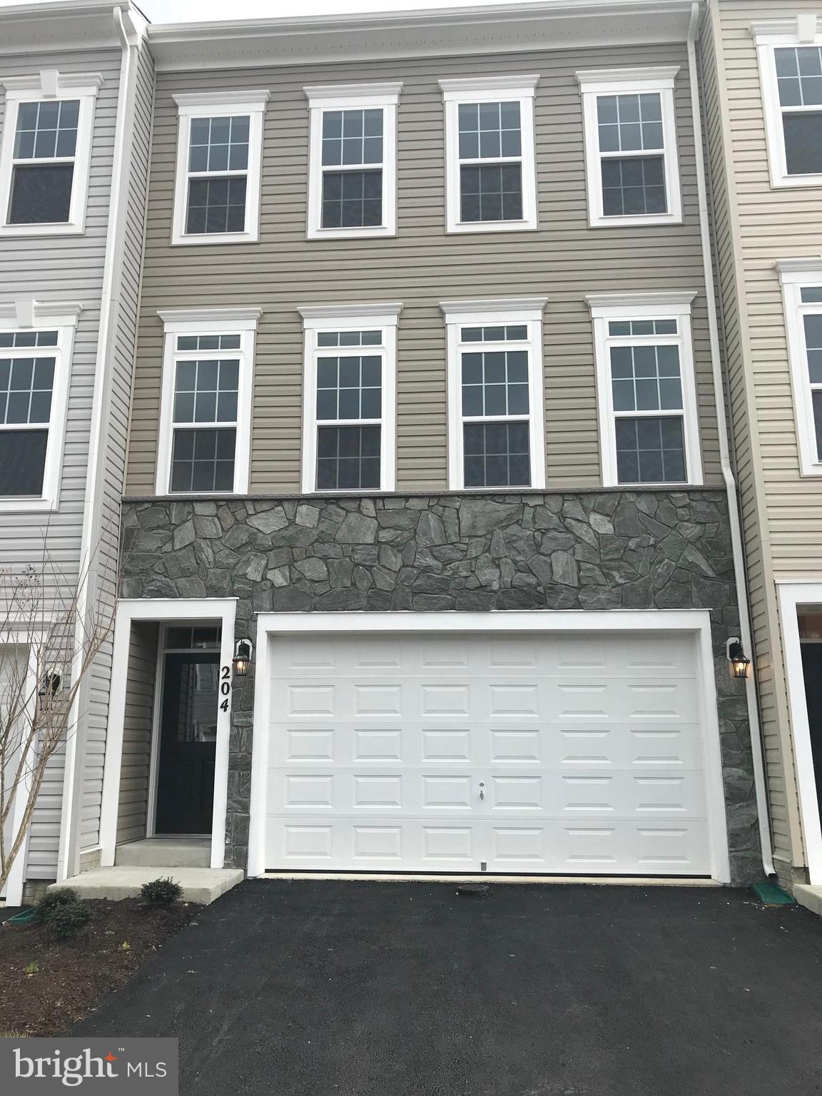 Photo 1 of 39 — 204 UPPER BROOK TERRACE, PURCELLVILLE, VA 20132