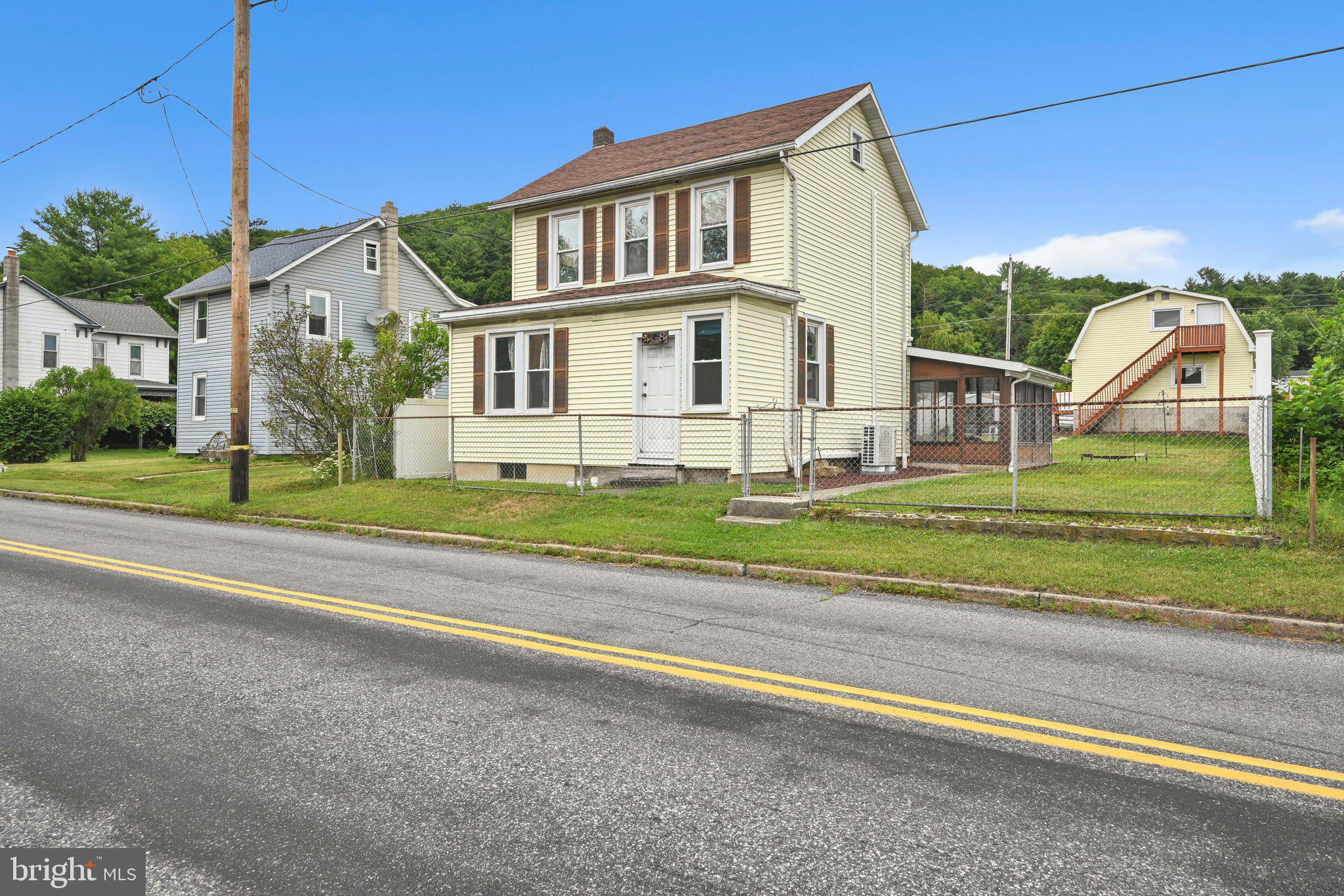 408 E RAILROAD AVENUE