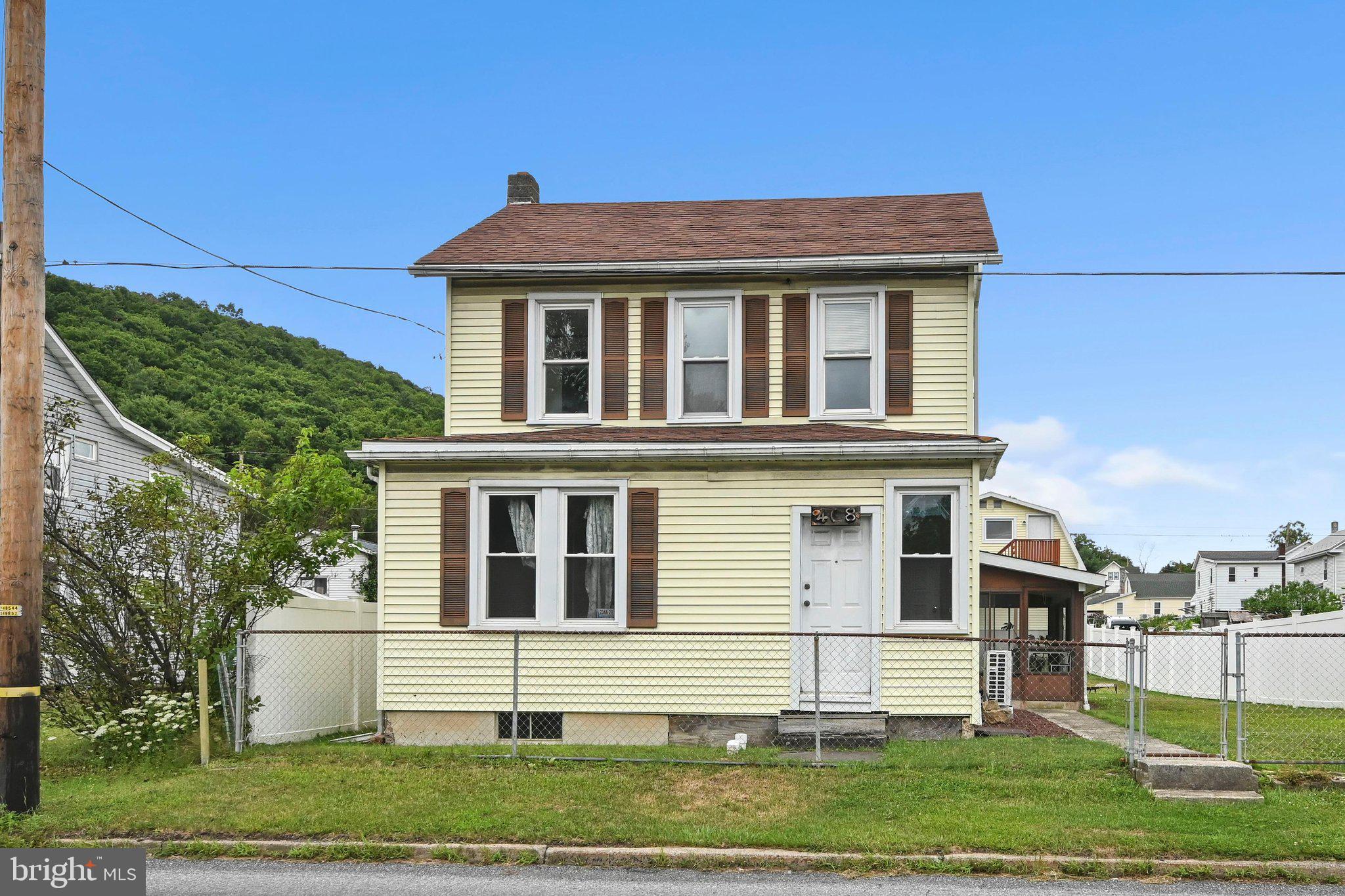 408 E RAILROAD AVENUE