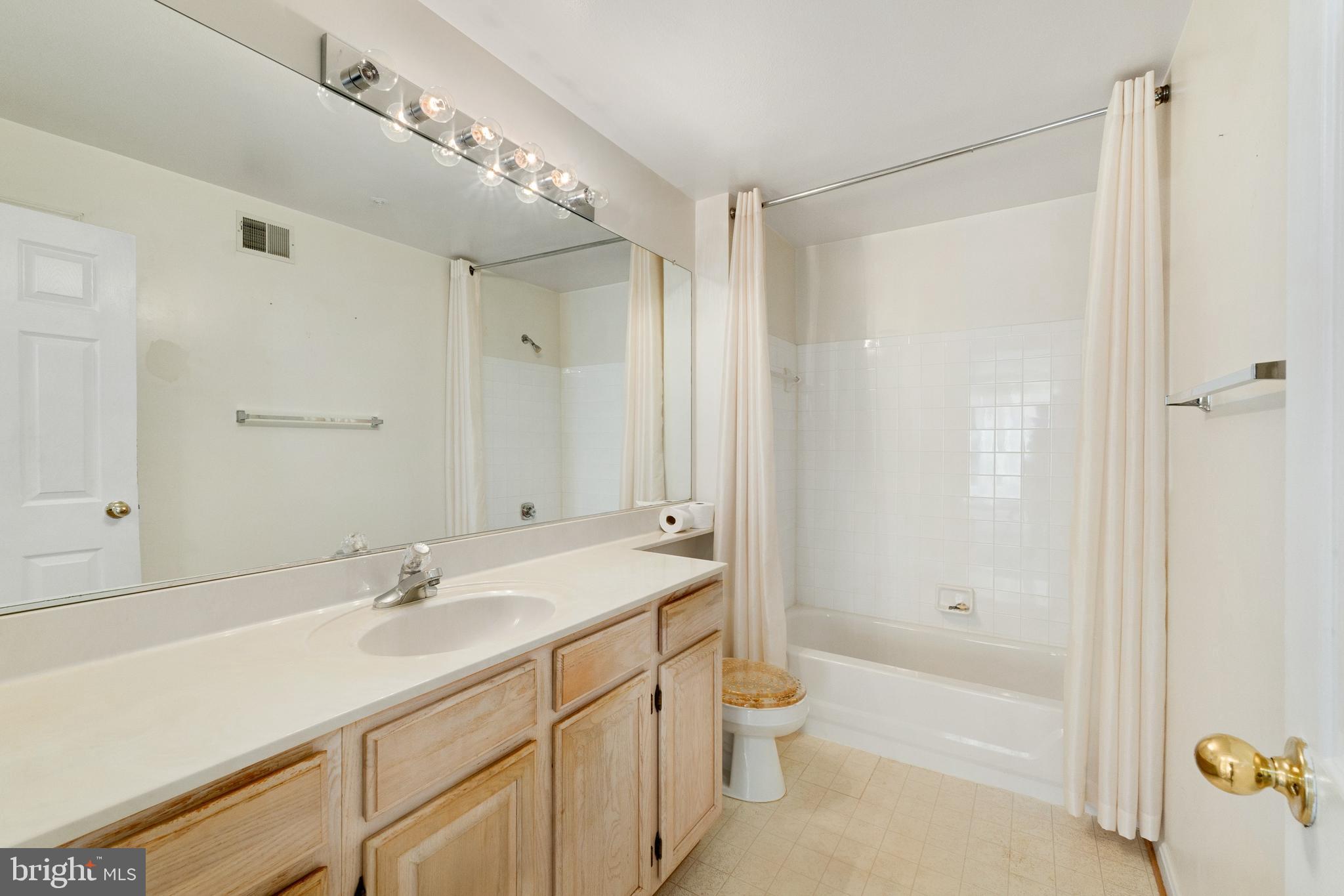 VILLAGE OF LONG REACH - Residential