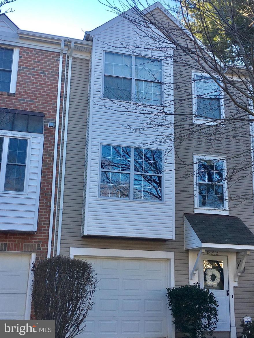 FULLY REMODELED 3BR, 2FB, 2HB TOWNHOME IN FAIR HILL FARM. RENOVATED KITCHEN AND BATHROOMS, HARDWOODS IN LIVING ROOM AND DINING ROOM, DECK, FENCED REAR YARD AND A ONE CAR GARAGE. ACCESS SWIMMING POOL AND TENNIS COURTS. WALKING DISTANCE TO HIGH END RETAIL, RESTAURANTS/BARS AND GROCERY STORES AT OLNEY TOWN CENTER