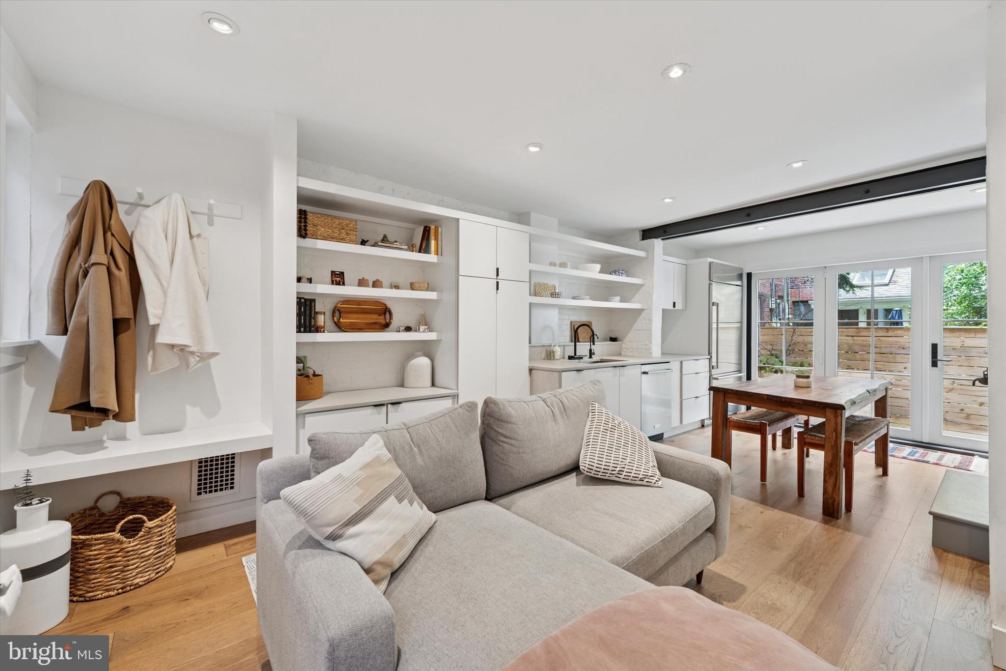 WASHINGTON SQ WEST - Residential Lease