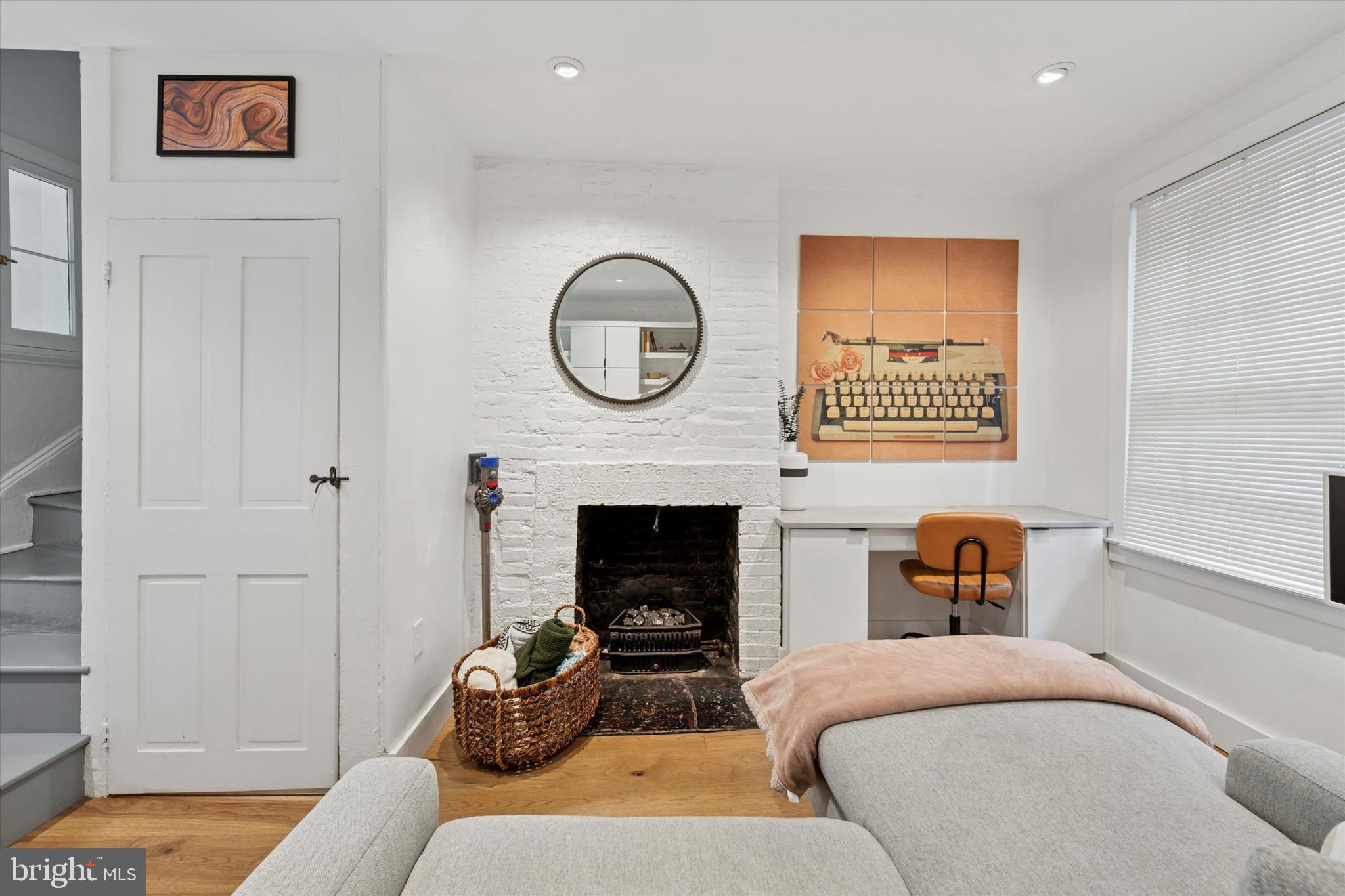 WASHINGTON SQ WEST - Residential Lease