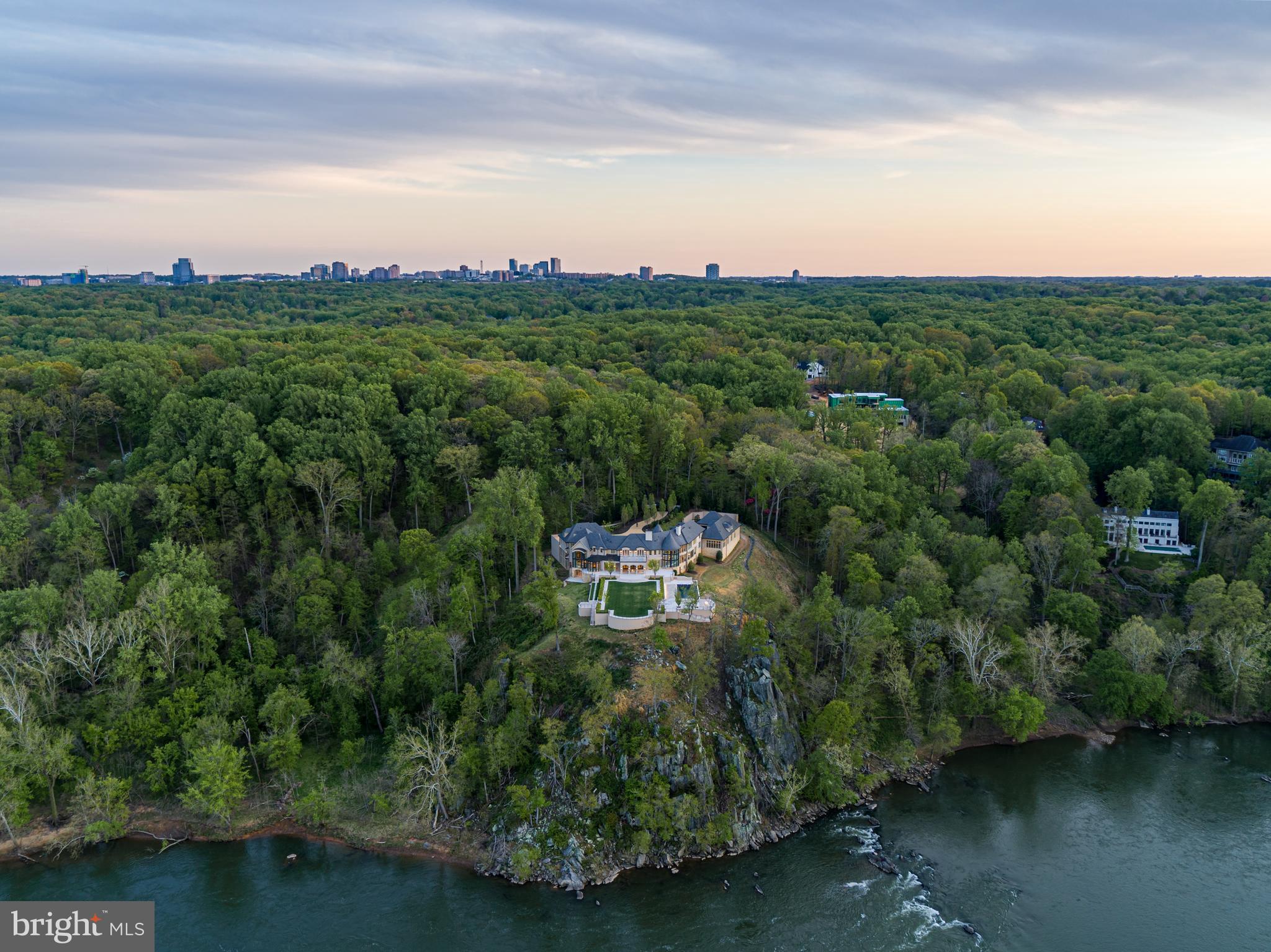 BULLS NECK HUNDRED - Residential