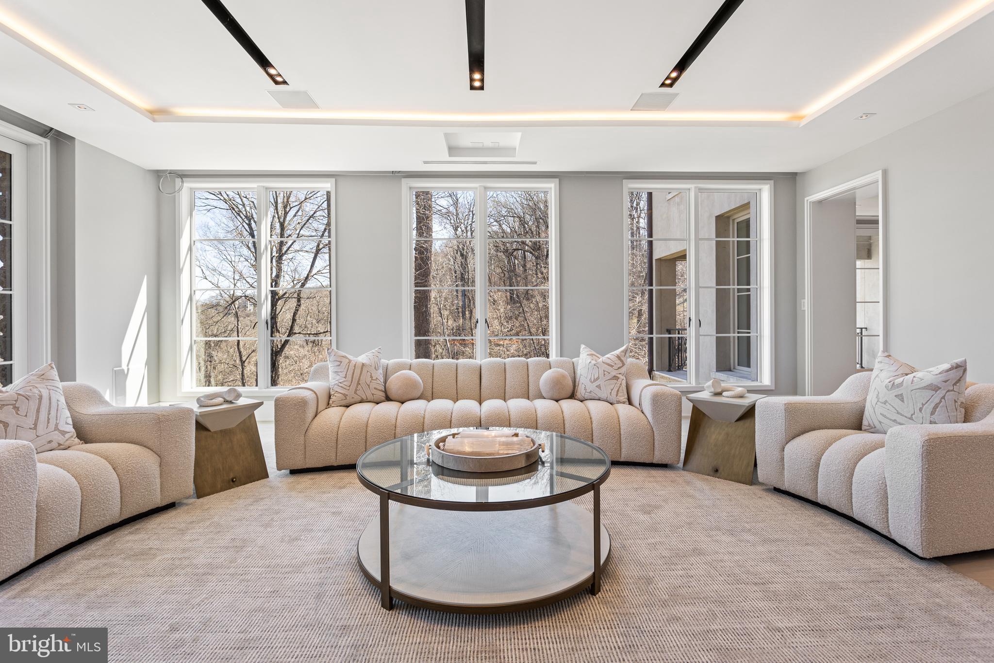 BULLS NECK HUNDRED - Residential