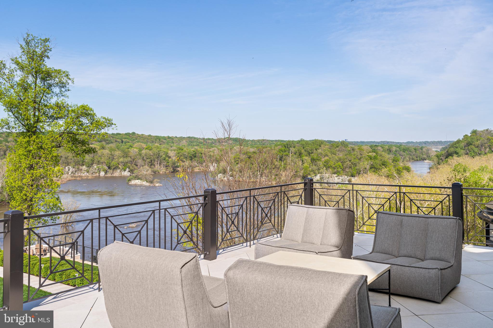 BULLS NECK HUNDRED - Residential