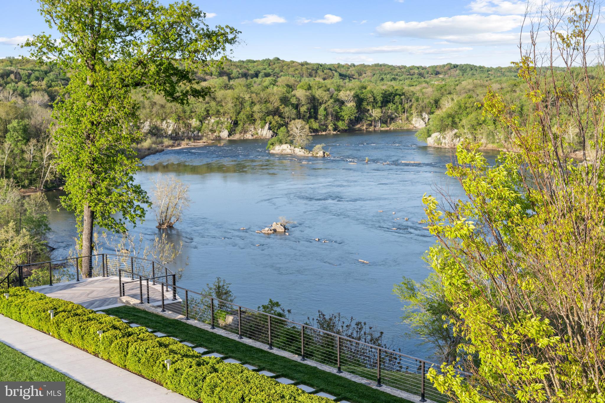 BULLS NECK HUNDRED - Residential