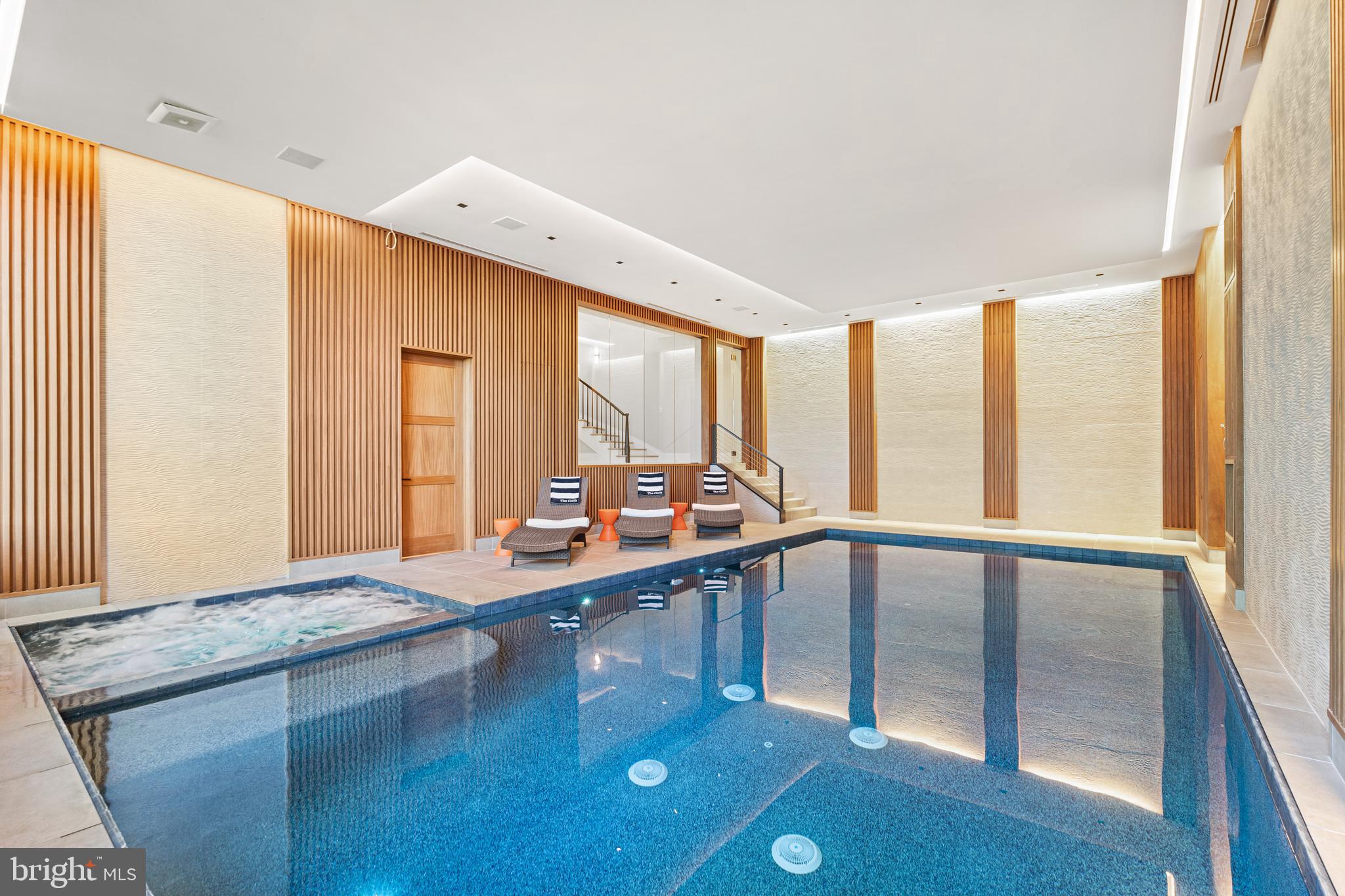 BULLS NECK HUNDRED - Residential