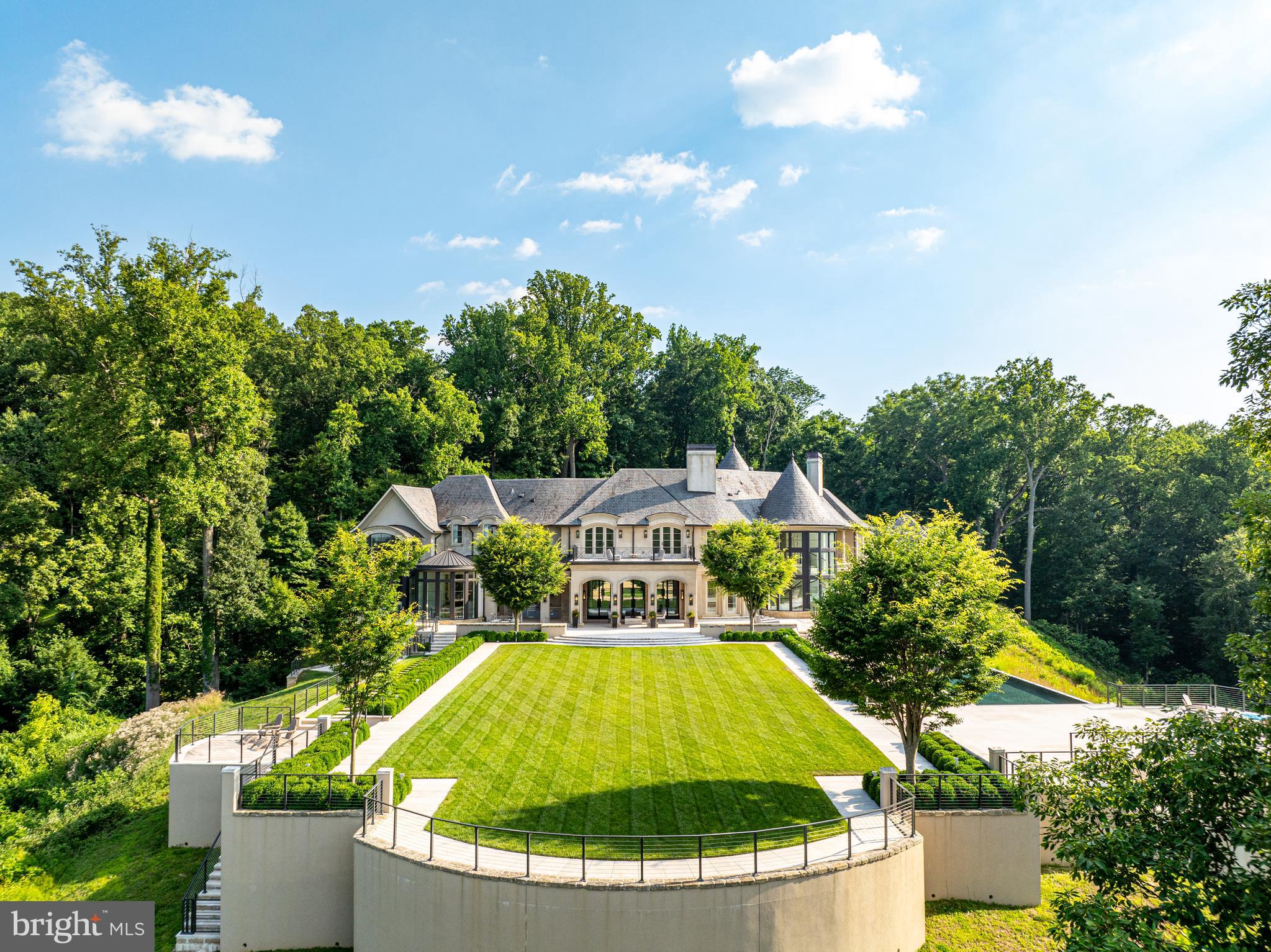 BULLS NECK HUNDRED - Residential