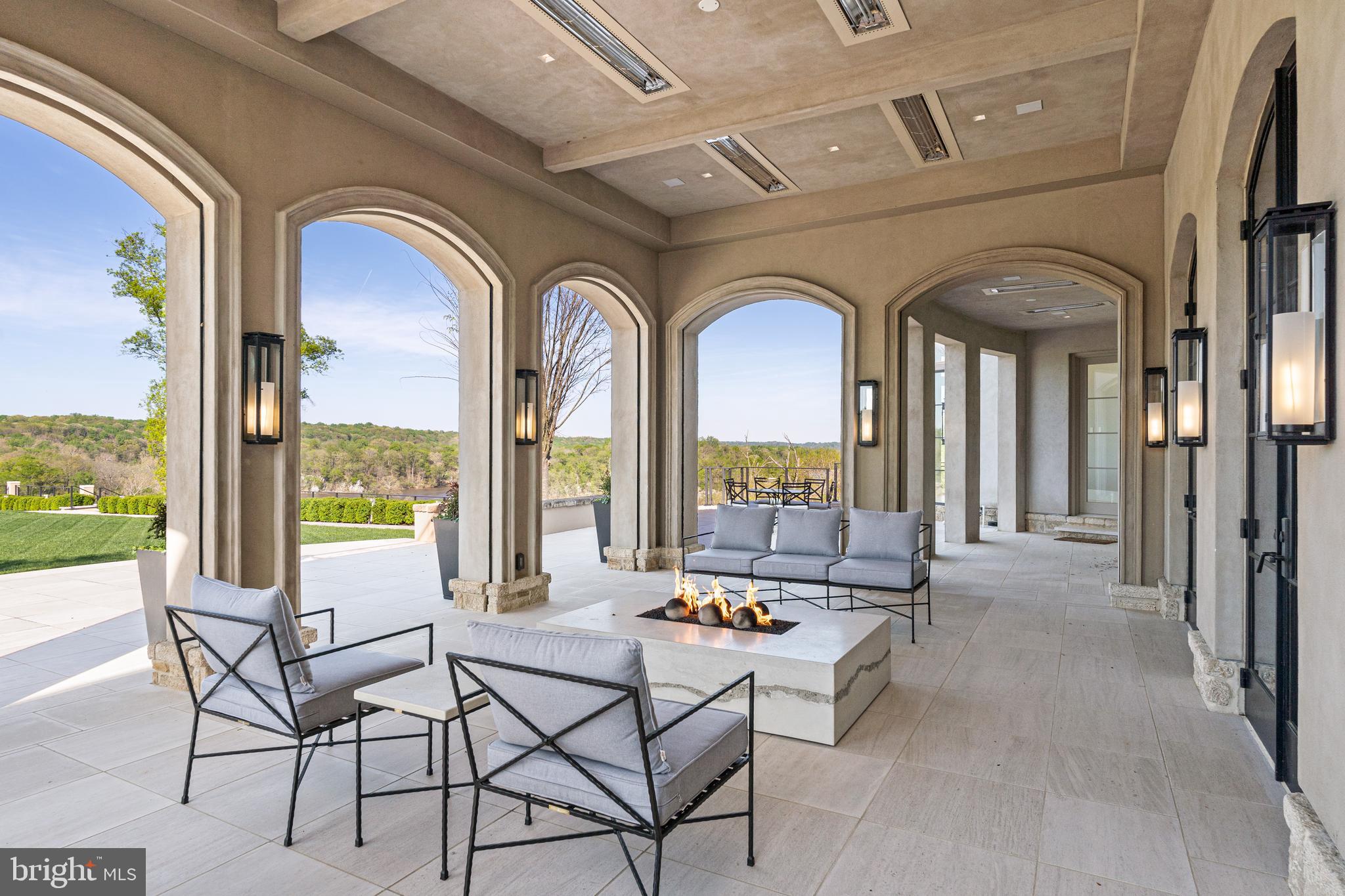 BULLS NECK HUNDRED - Residential