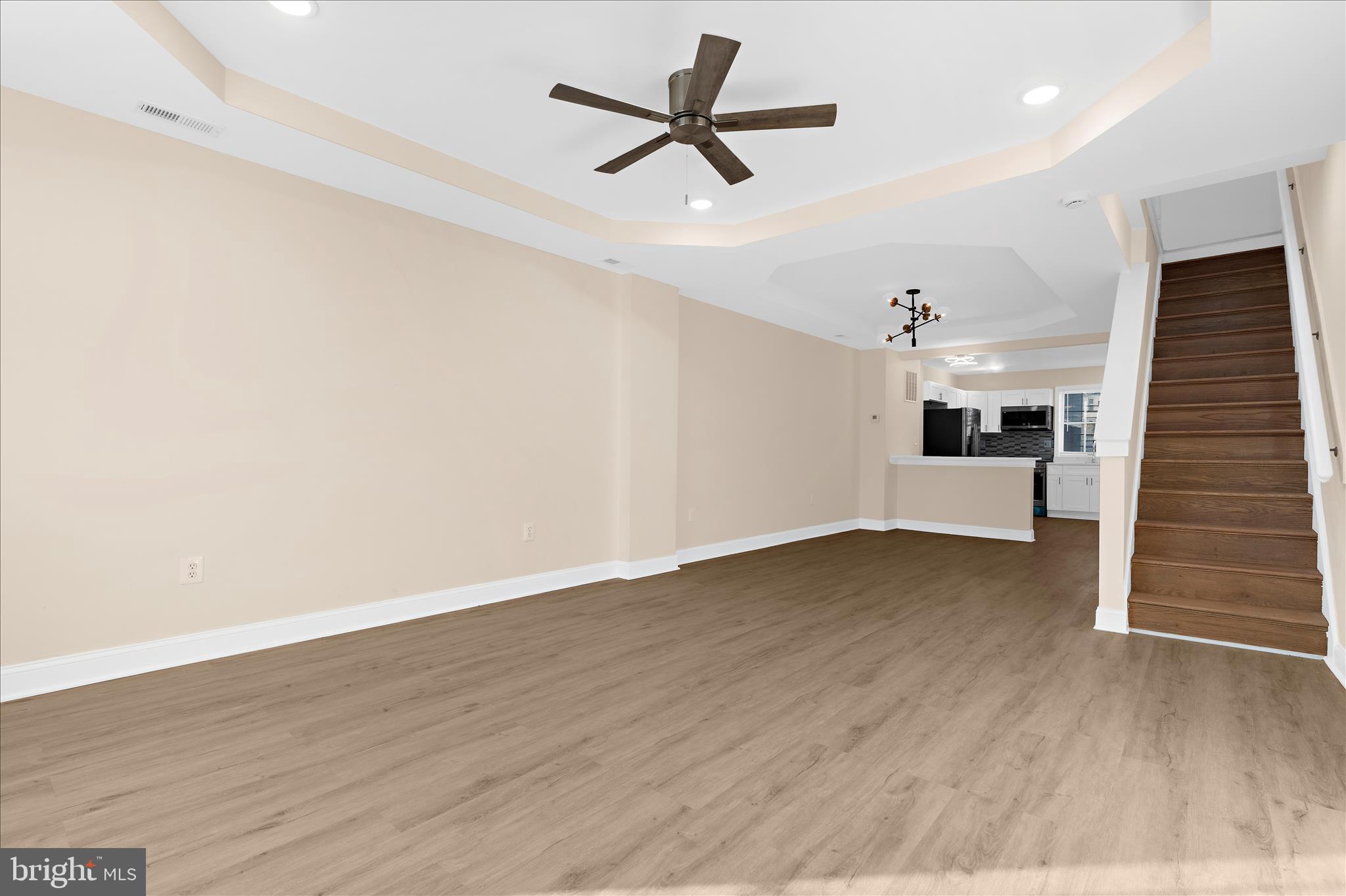 BROADWAY EAST - Residential