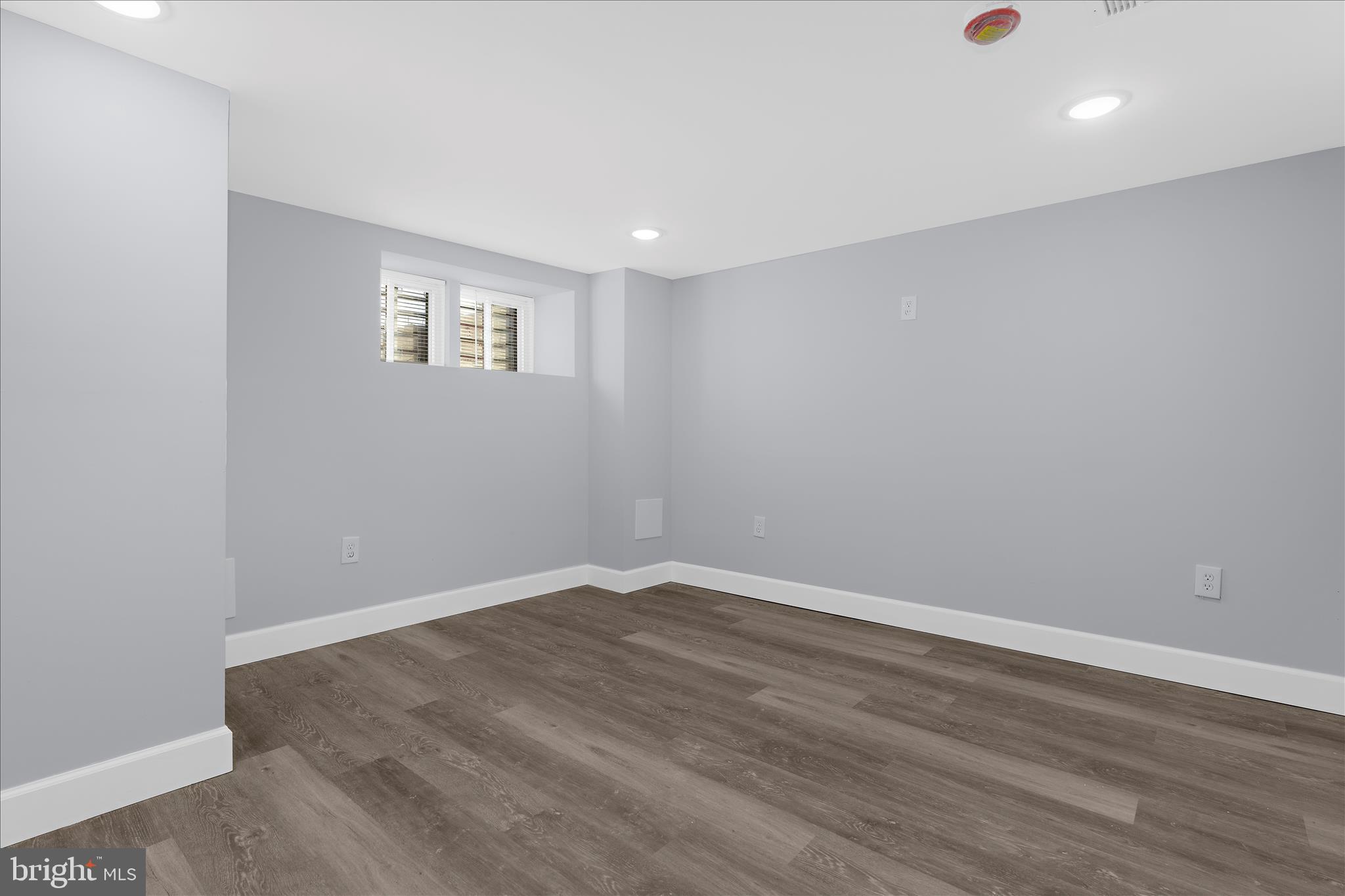 BROADWAY EAST - Residential