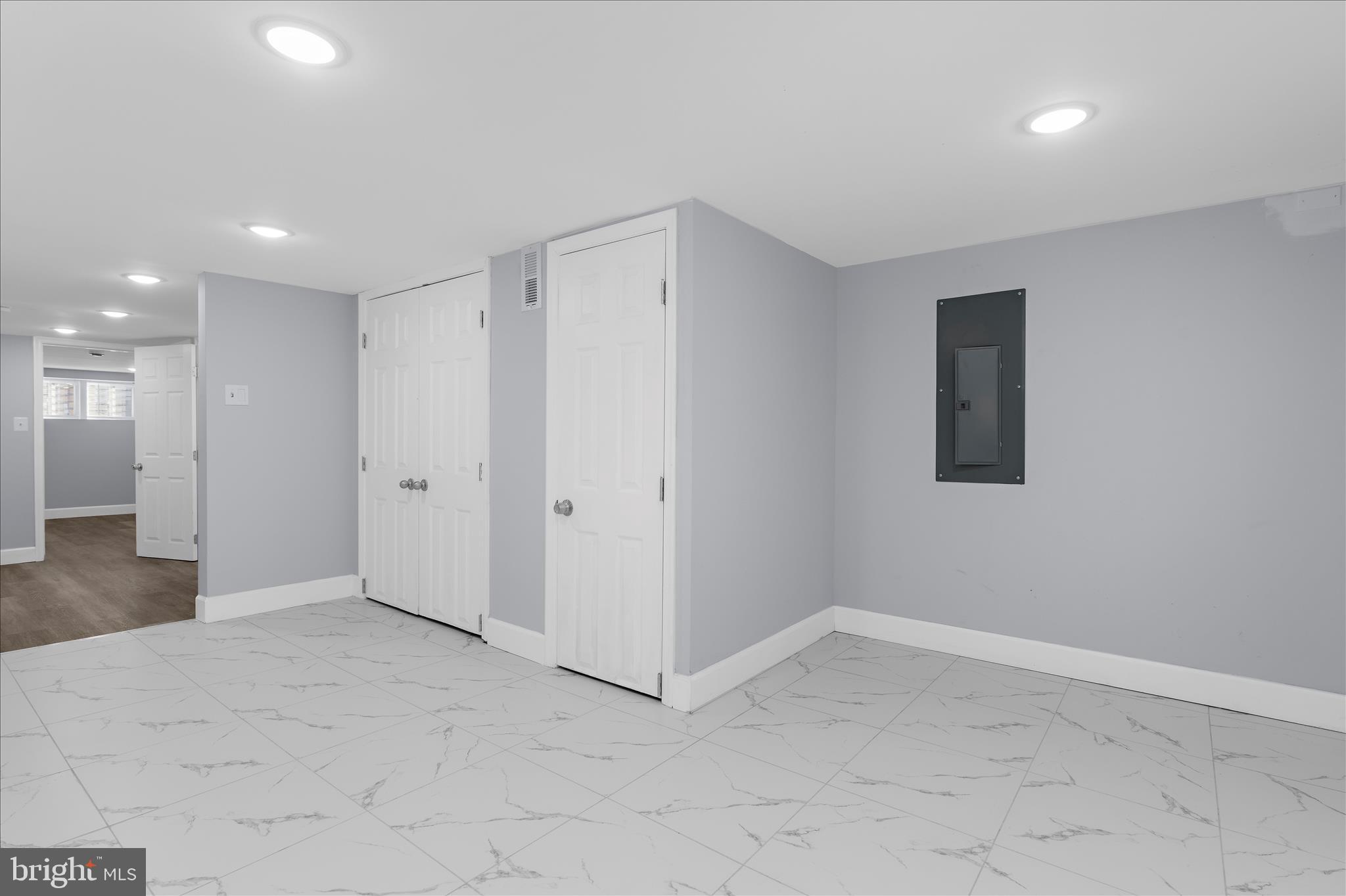 BROADWAY EAST - Residential