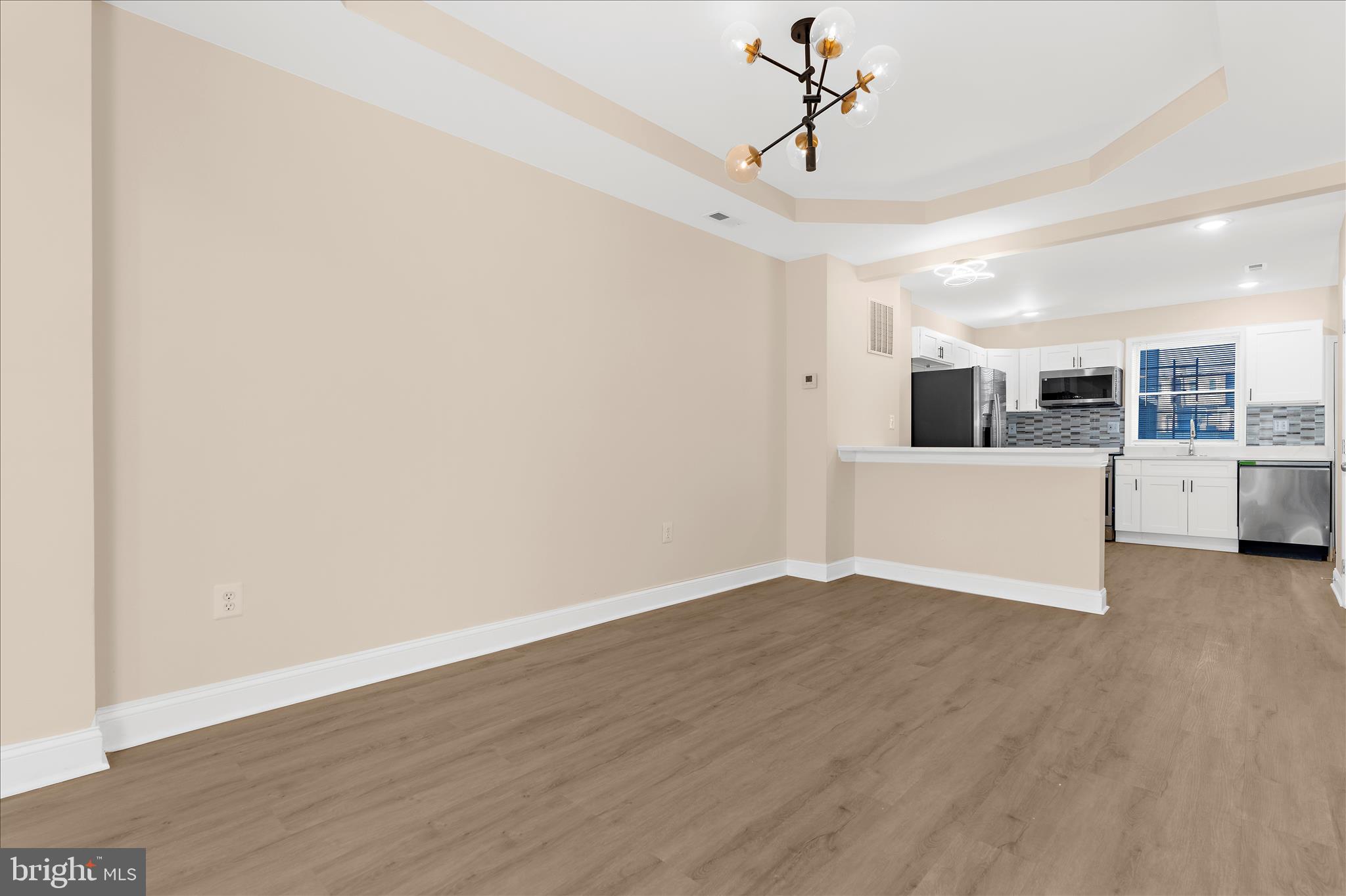 1402 N MONTFORD AVENUE