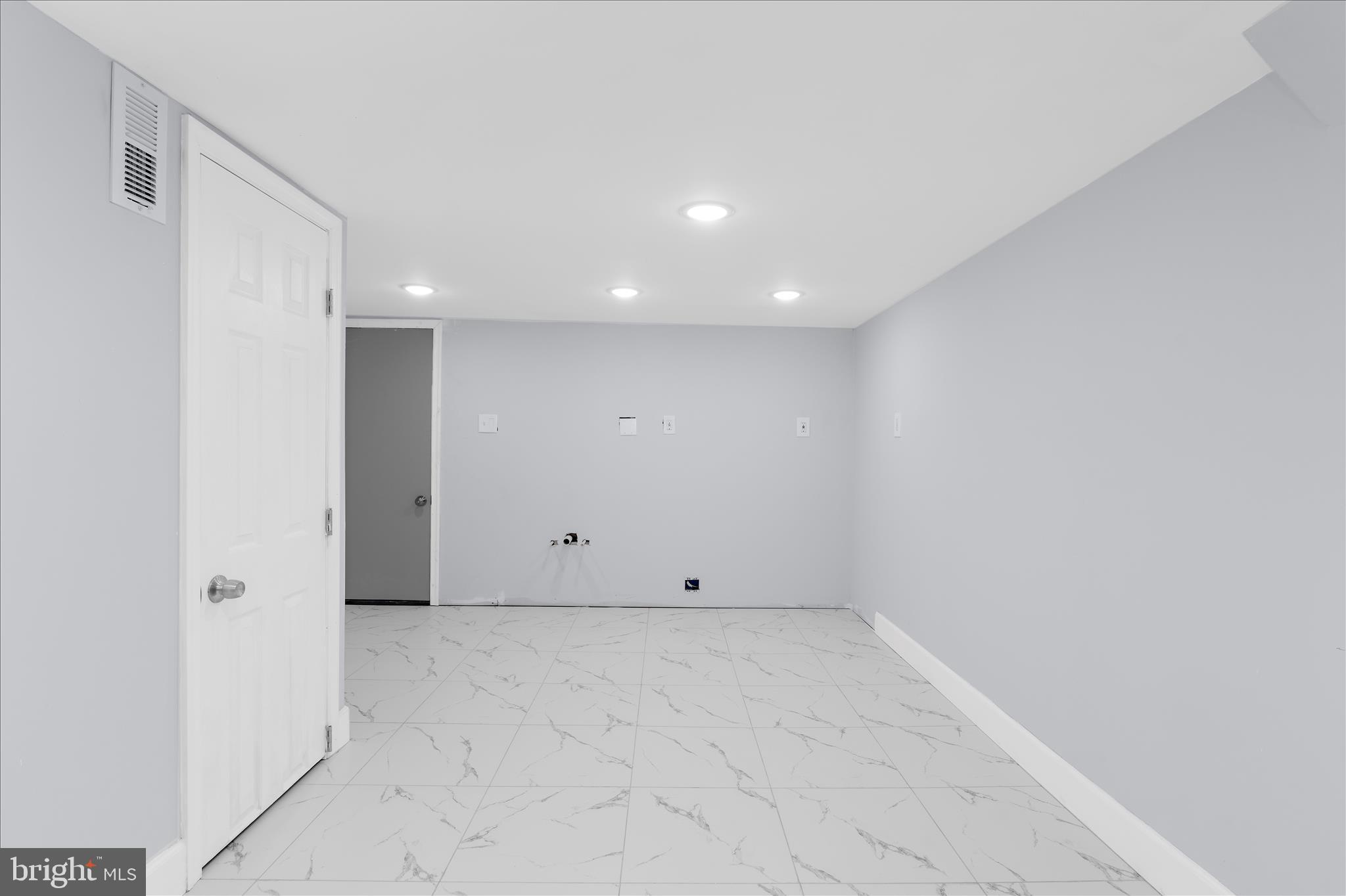 BROADWAY EAST - Residential