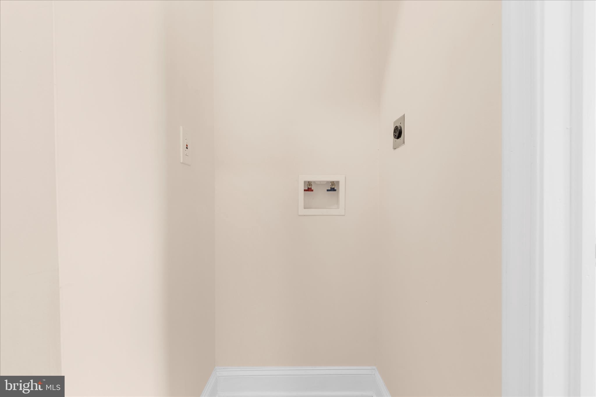 BROADWAY EAST - Residential