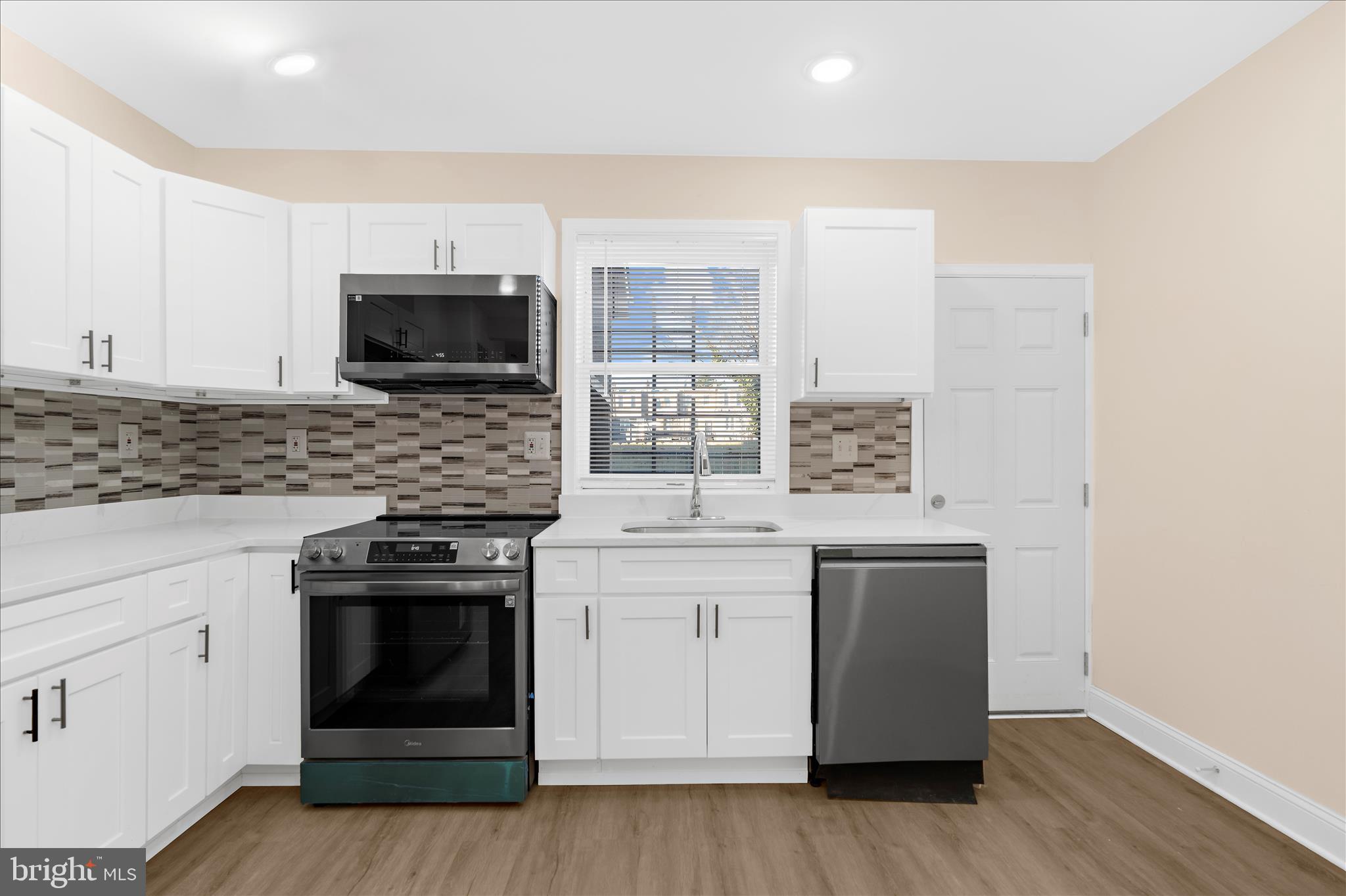 BROADWAY EAST - Residential