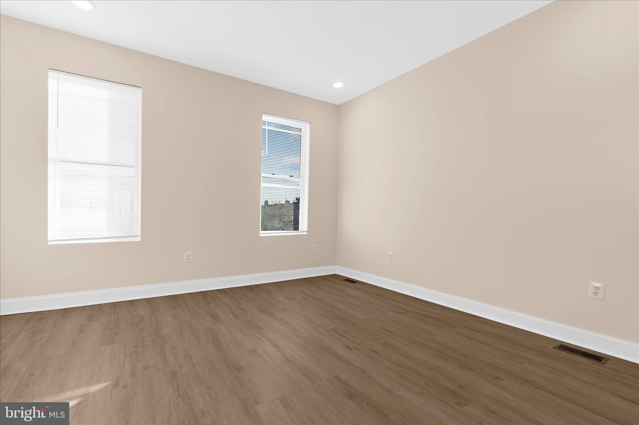 BROADWAY EAST - Residential