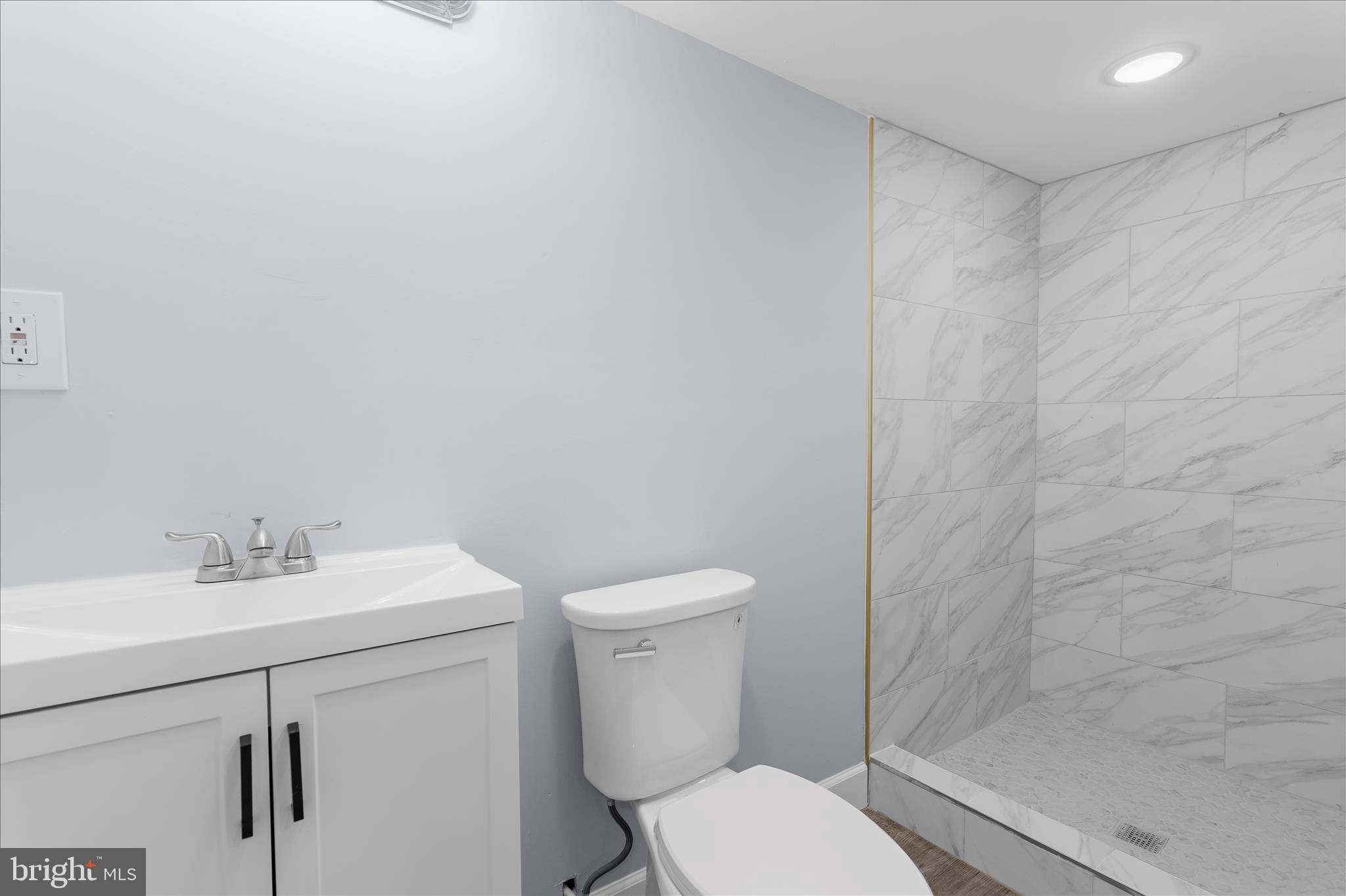 BROADWAY EAST - Residential