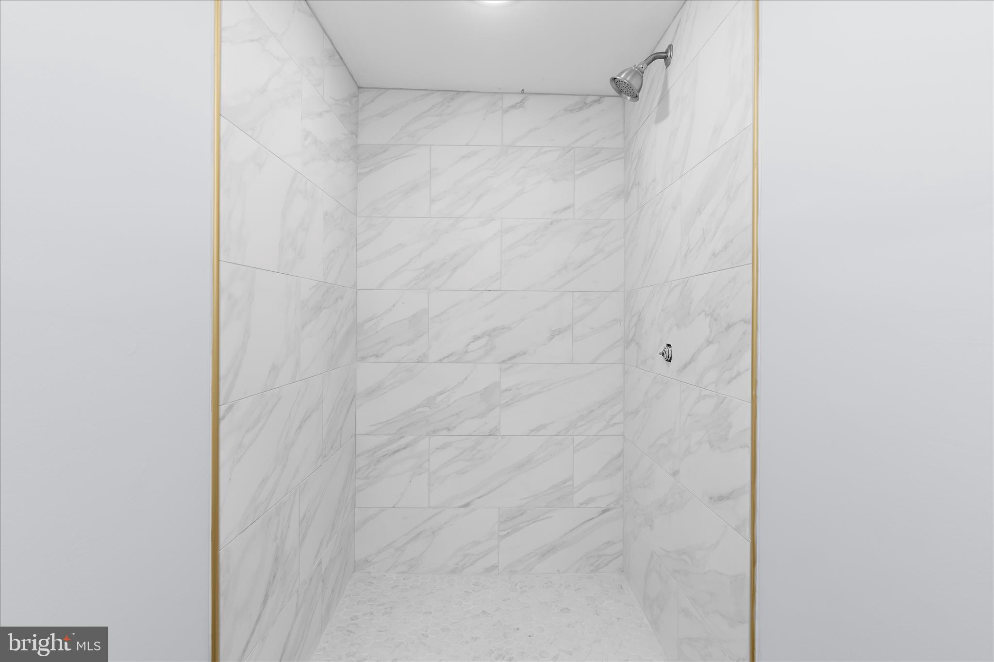 BROADWAY EAST - Residential