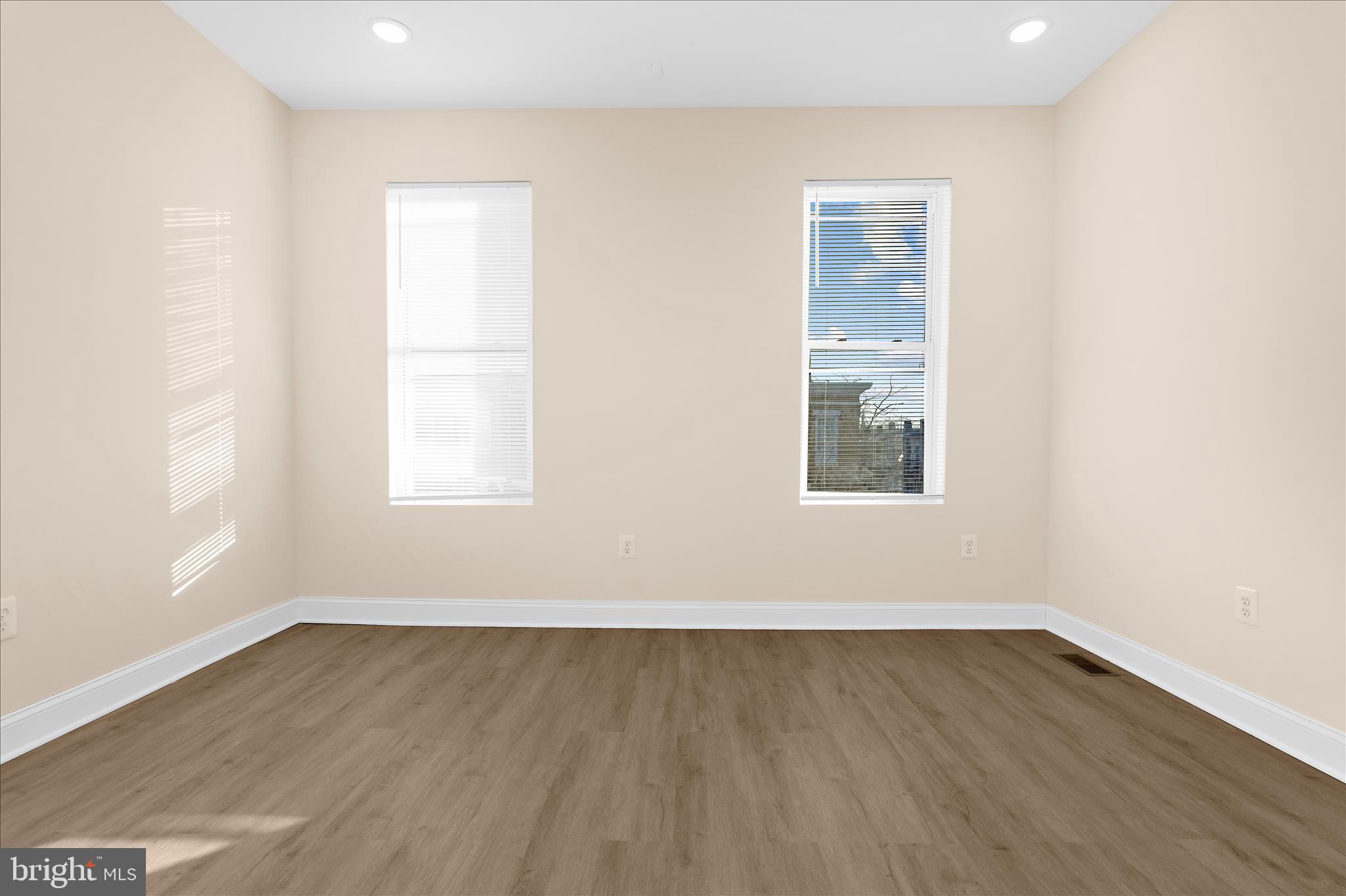 BROADWAY EAST - Residential