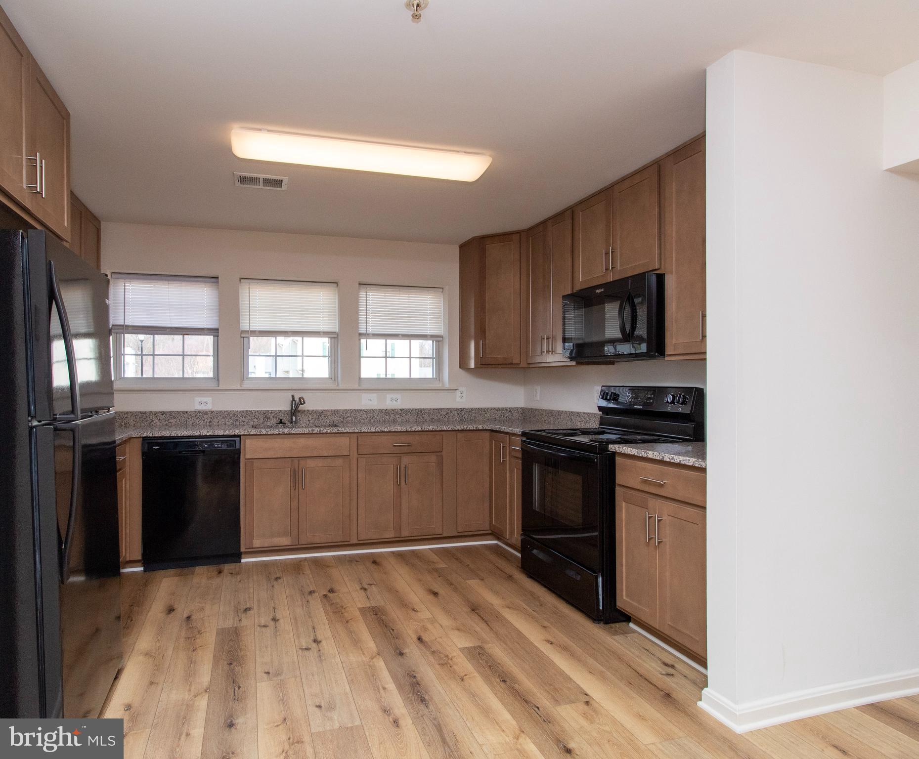 APPLEGATE CONDO - Residential Lease