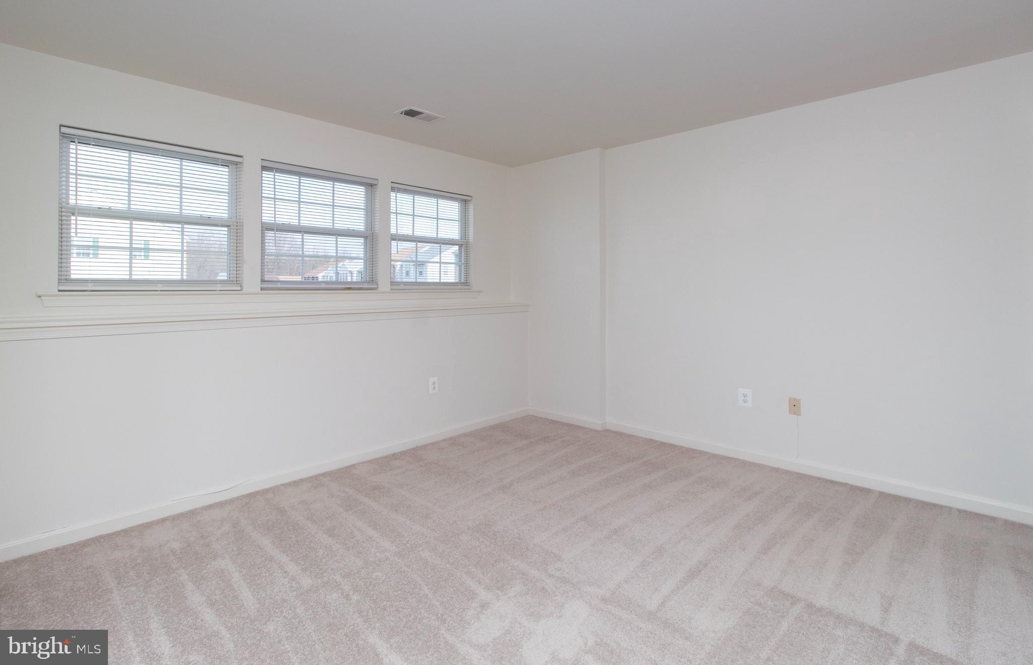 APPLEGATE CONDO - Residential Lease