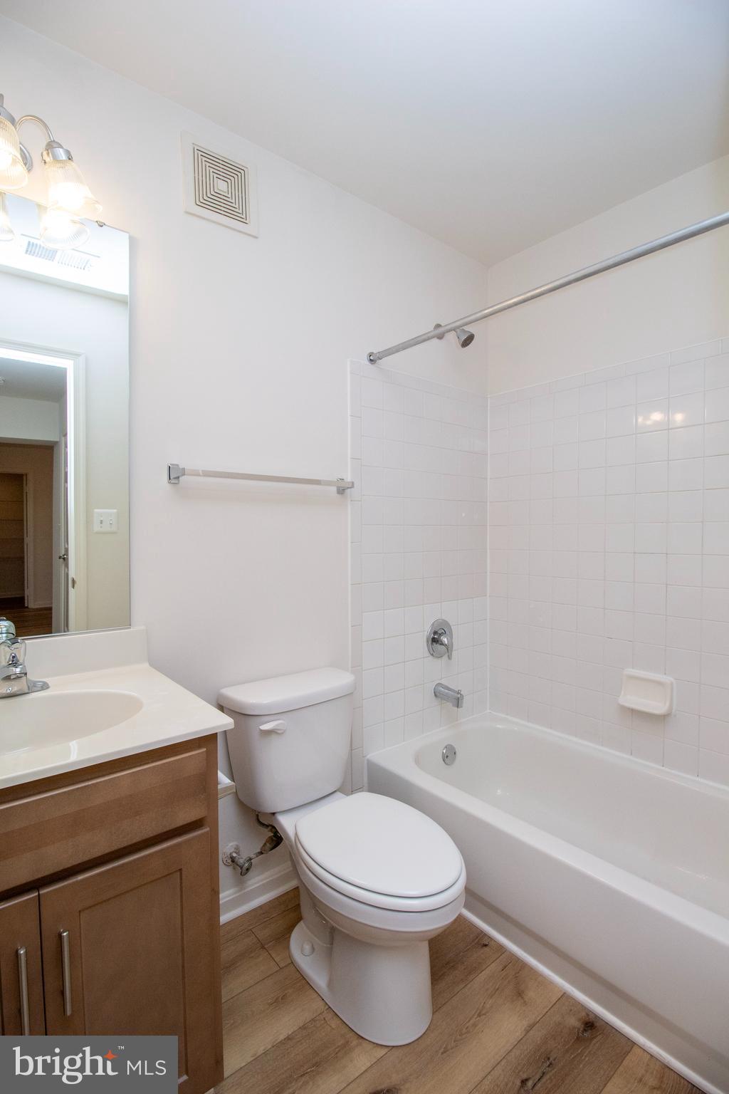 APPLEGATE CONDO - Residential Lease