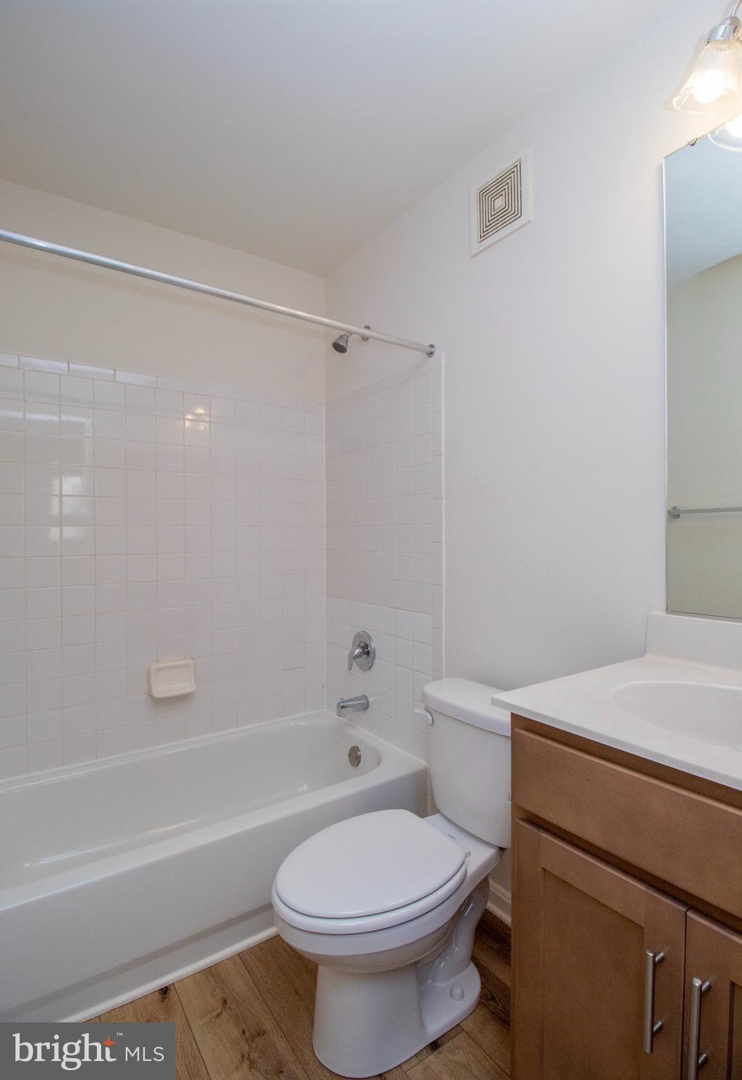 APPLEGATE CONDO - Residential Lease