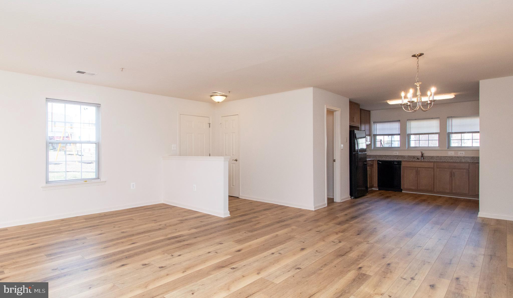 APPLEGATE CONDO - Residential Lease