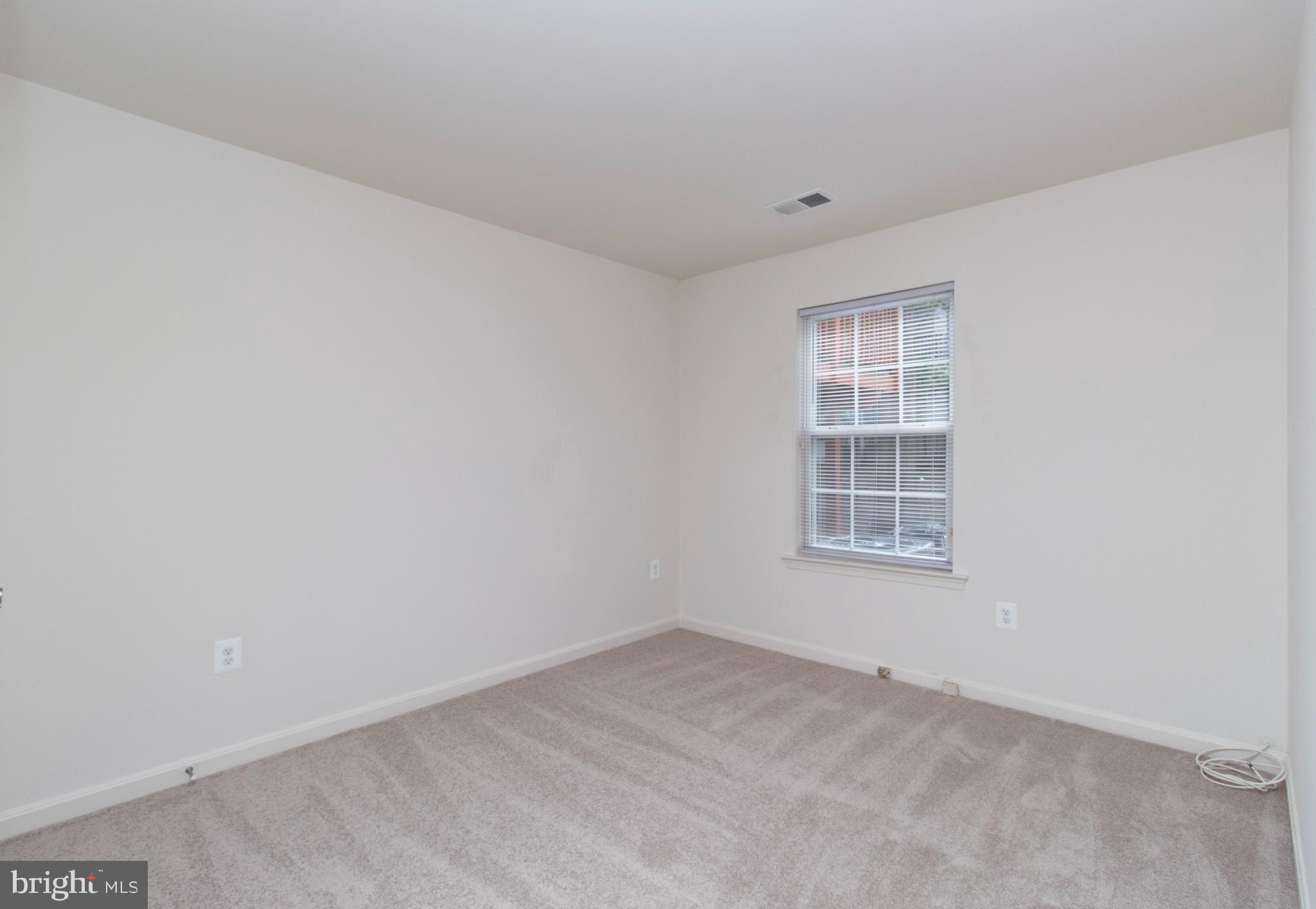 APPLEGATE CONDO - Residential Lease