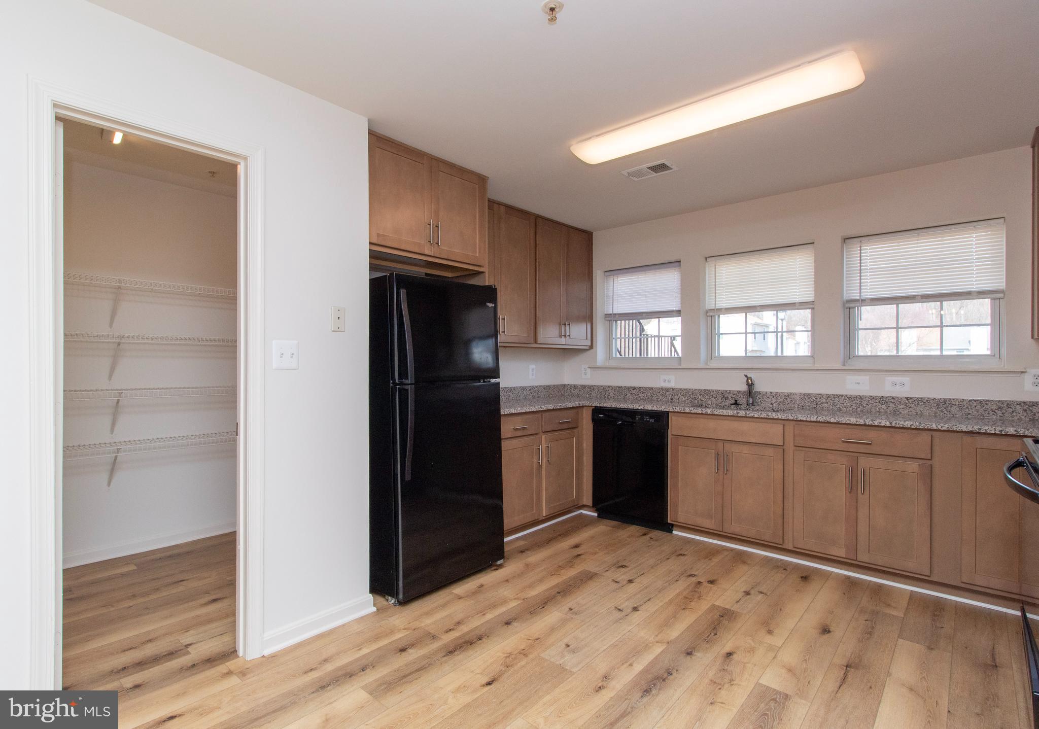 APPLEGATE CONDO - Residential Lease