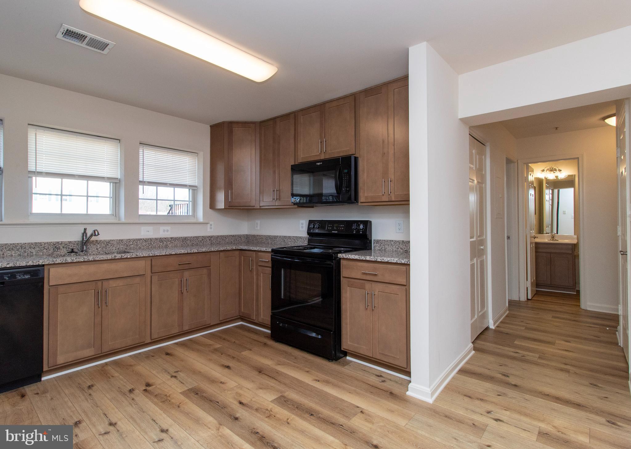 APPLEGATE CONDO - Residential Lease