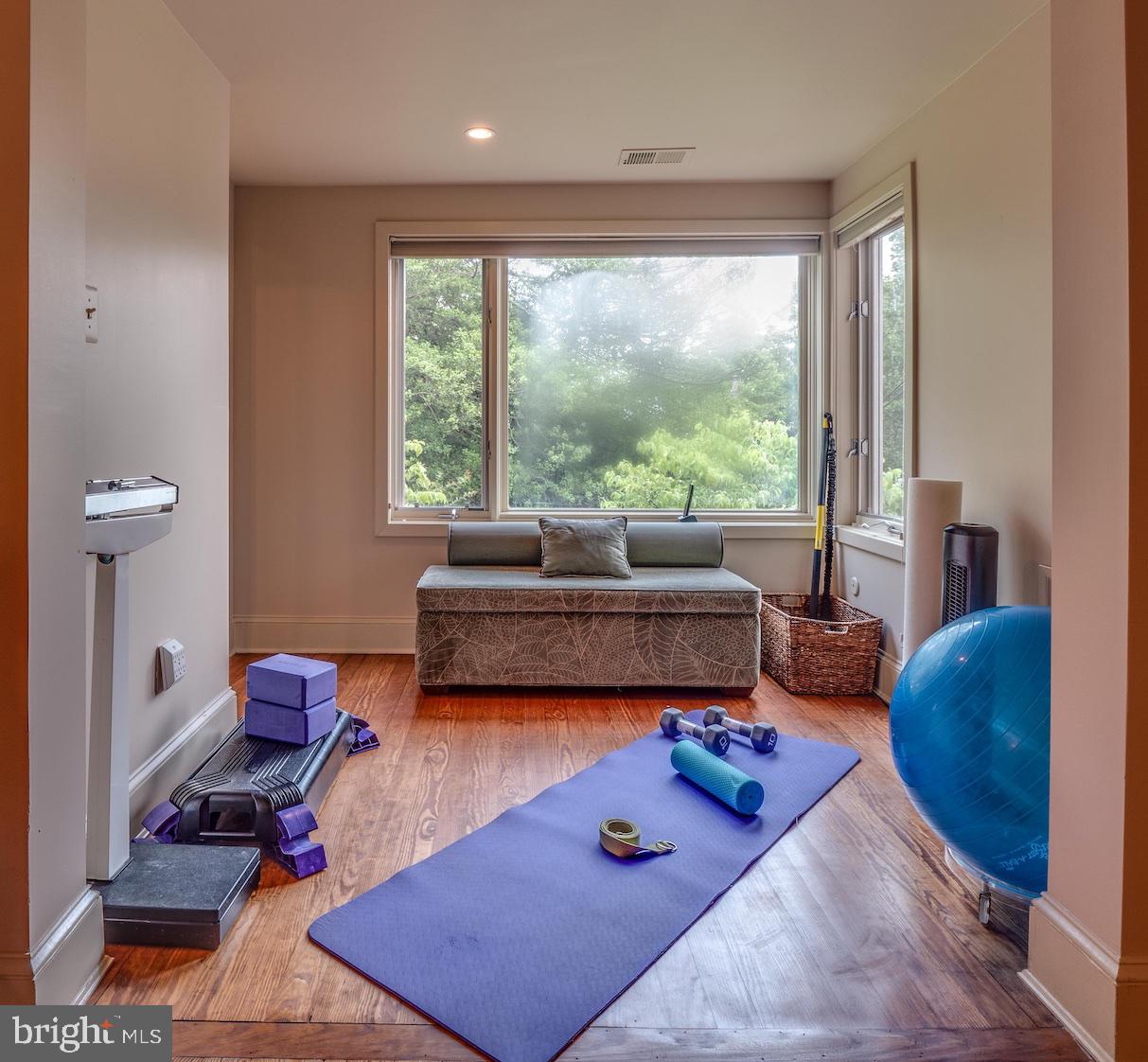 CAPITOL HILL - Residential