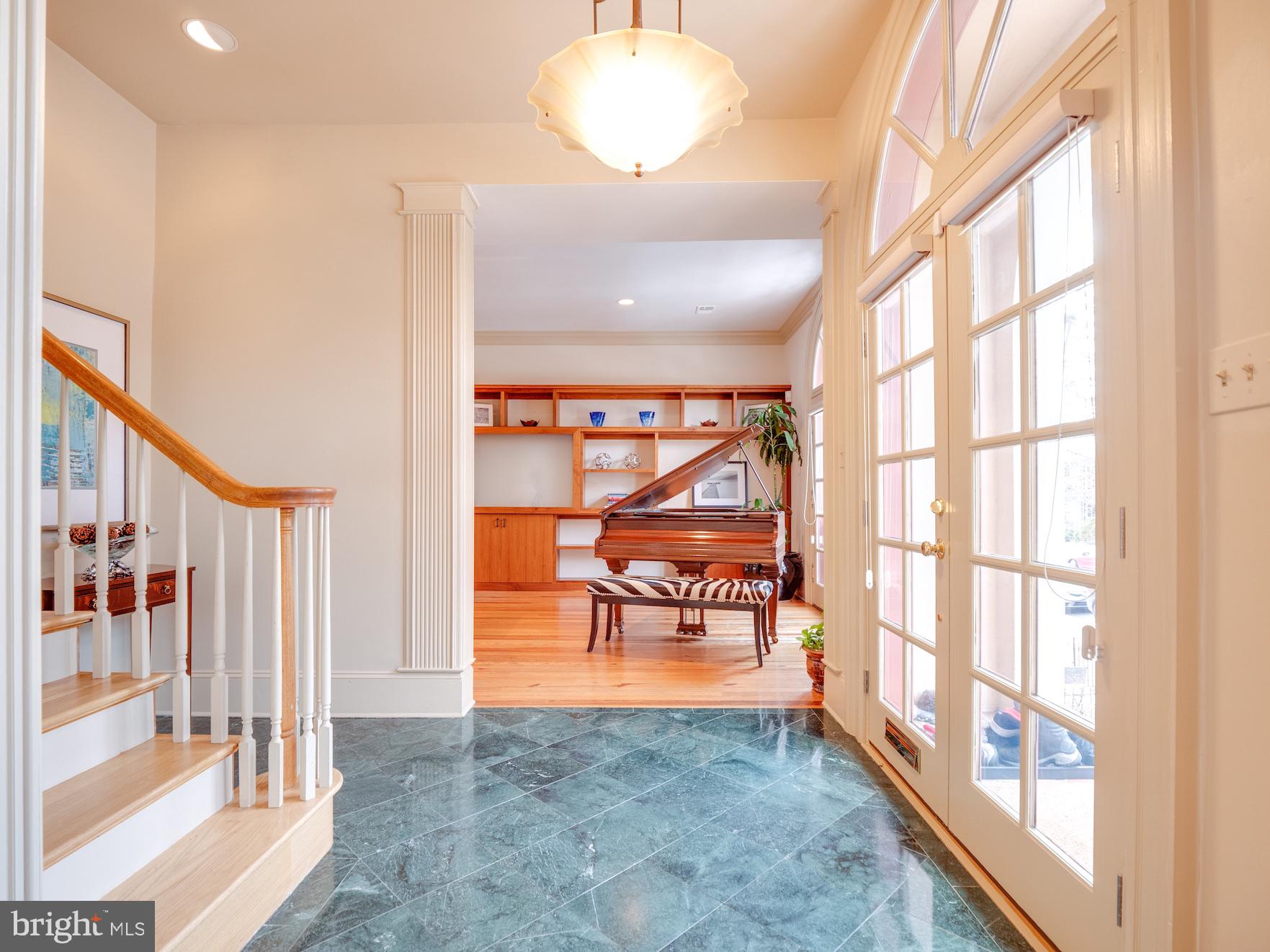 CAPITOL HILL - Residential