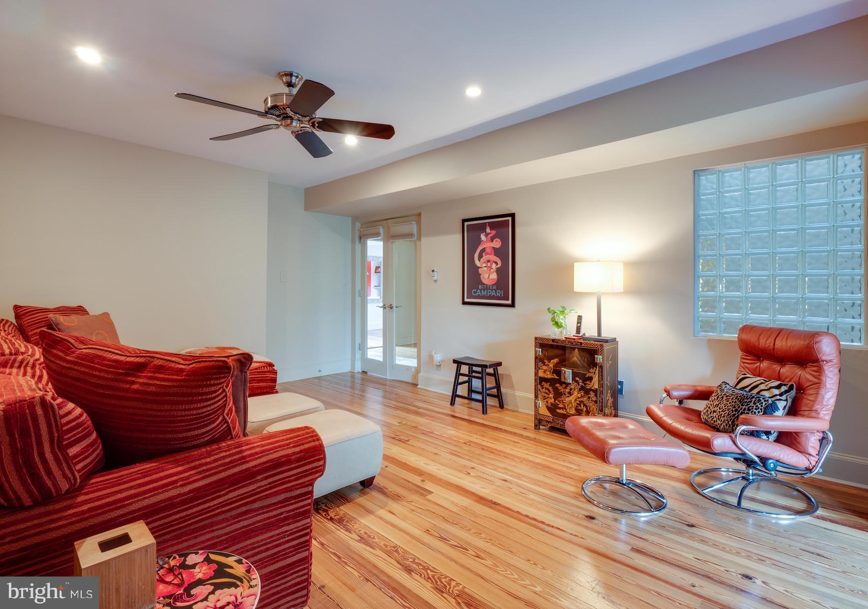 CAPITOL HILL - Residential