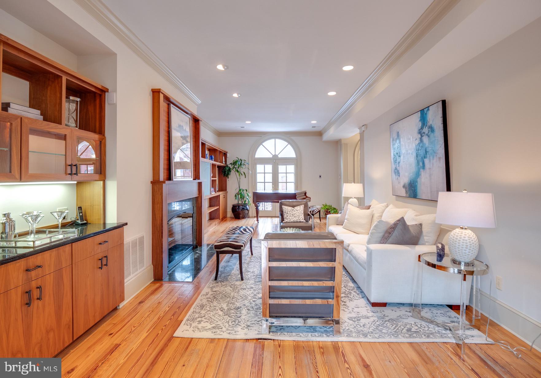 CAPITOL HILL - Residential