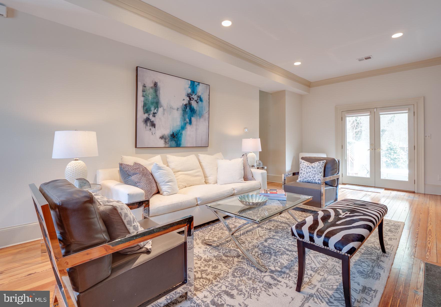 CAPITOL HILL - Residential