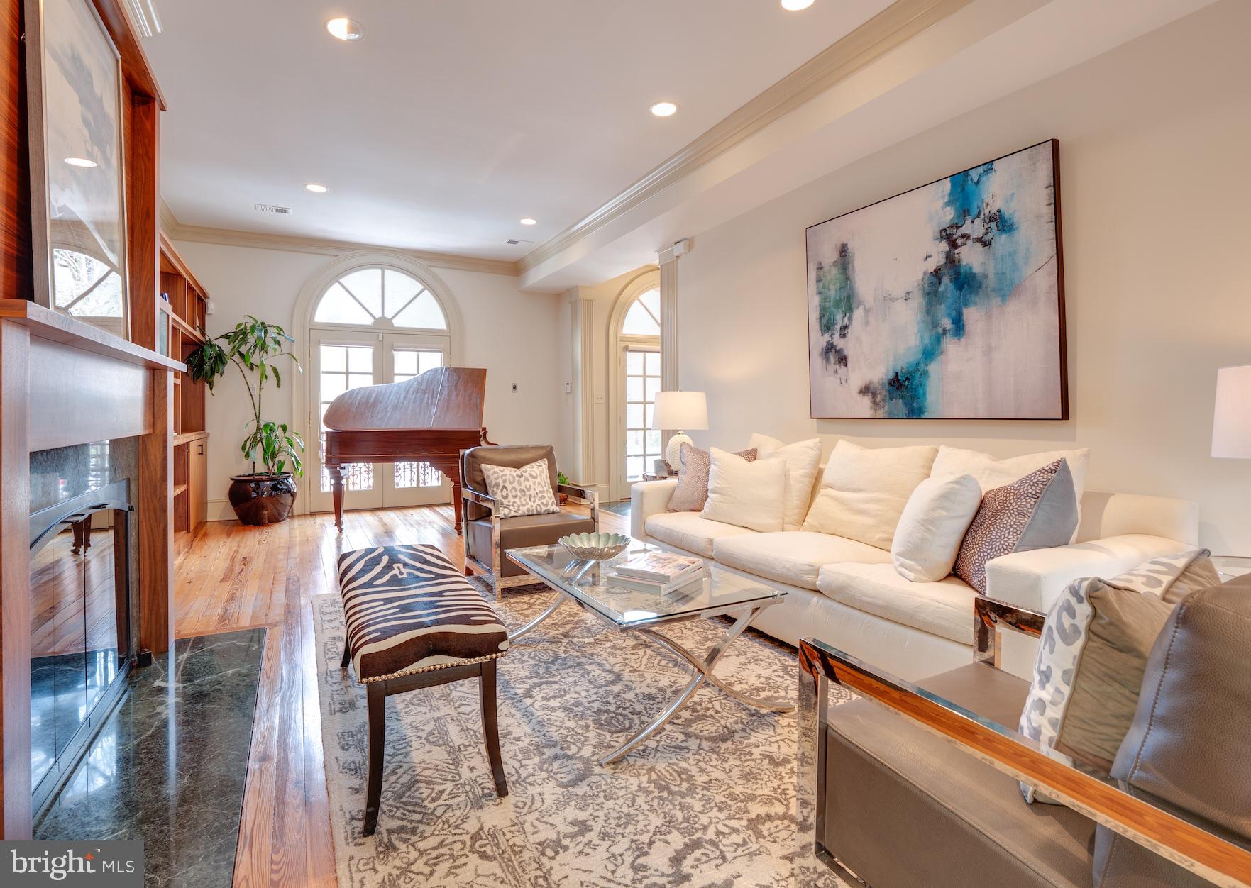 CAPITOL HILL - Residential