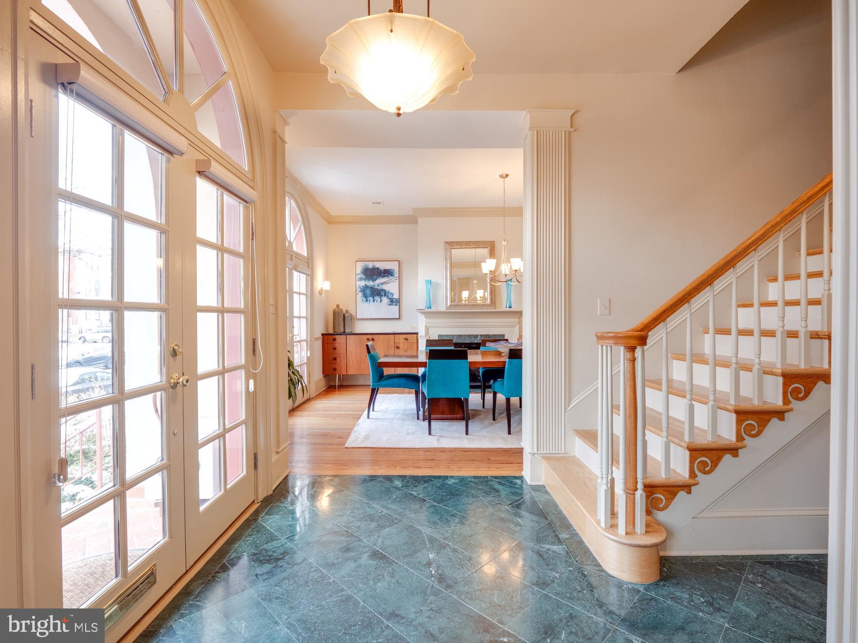 CAPITOL HILL - Residential