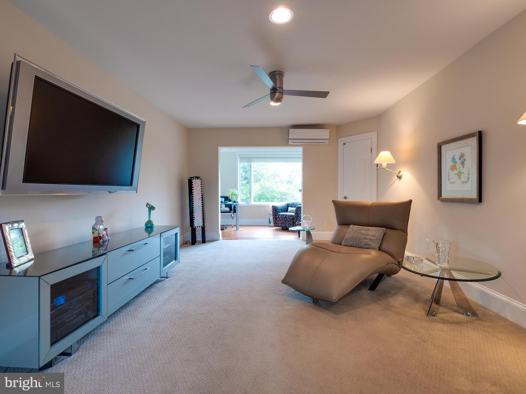 CAPITOL HILL - Residential