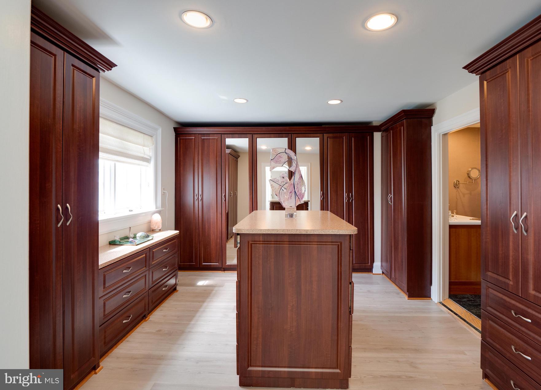 CAPITOL HILL - Residential